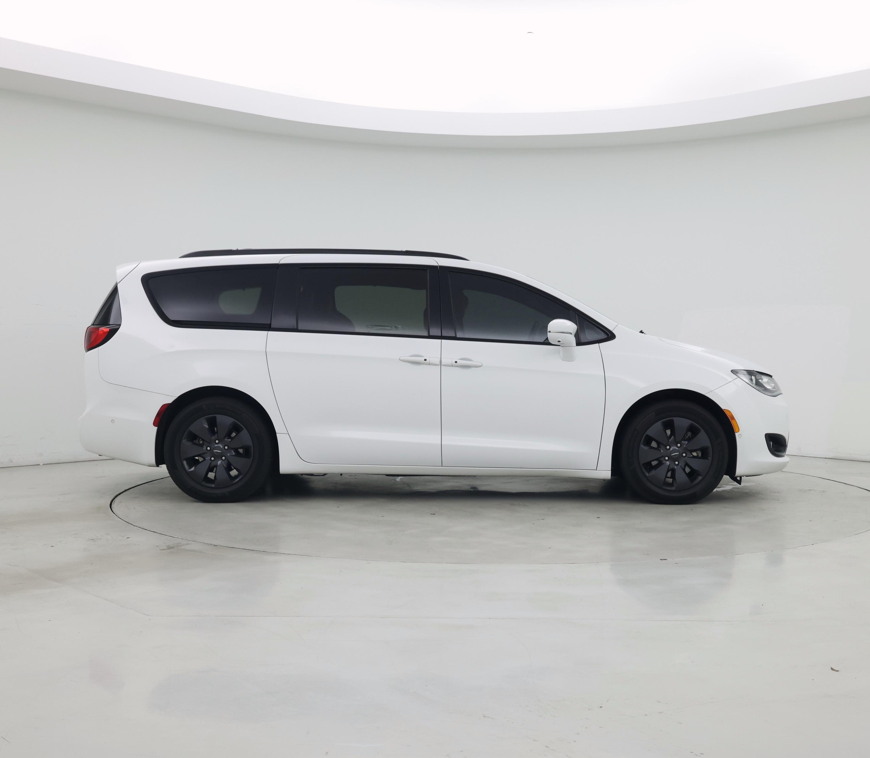 Thumbnail: 2020 Chrysler Pacifica - 7