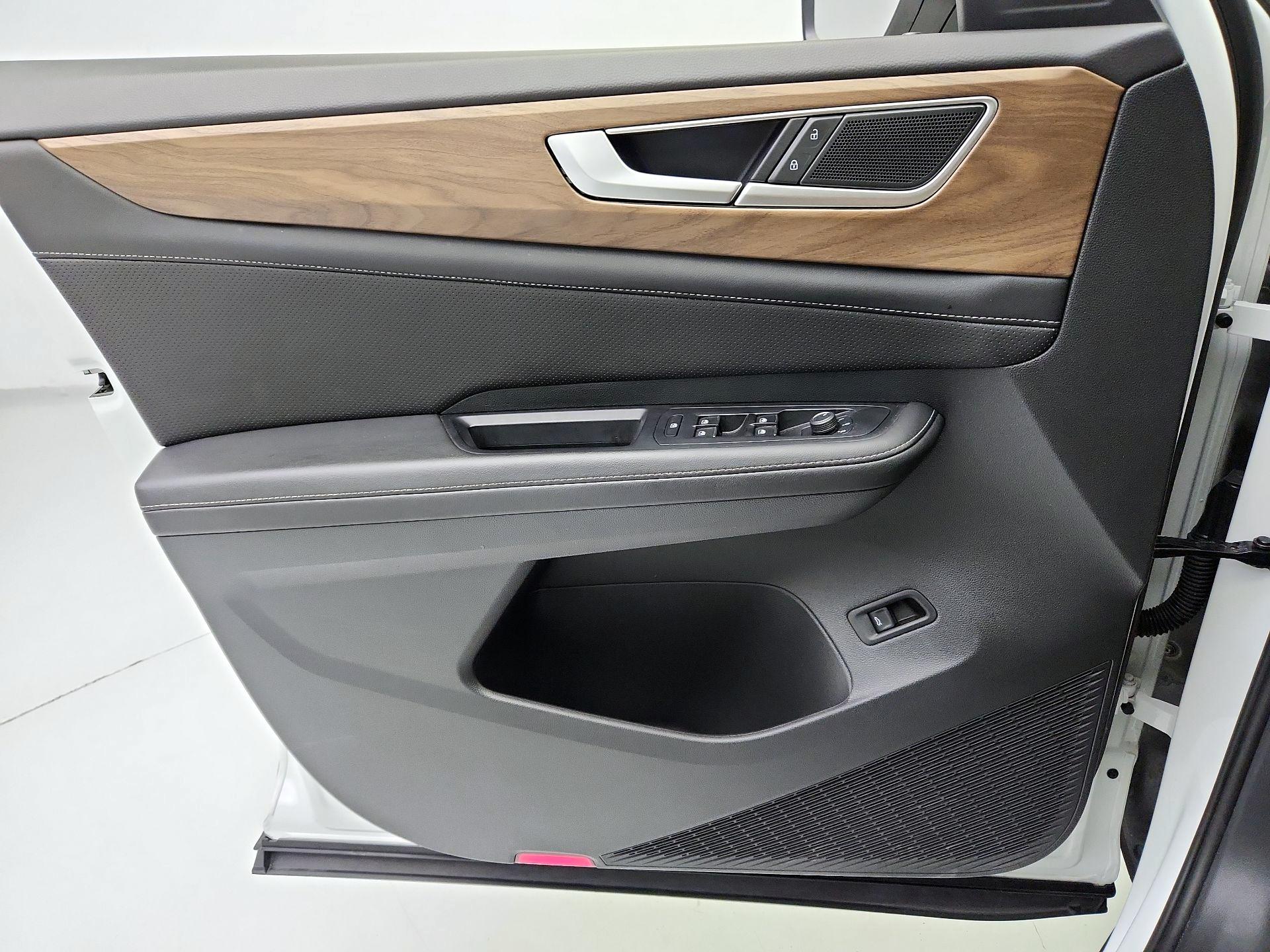 Thumbnail: 2025 Volkswagen Atlas - 12