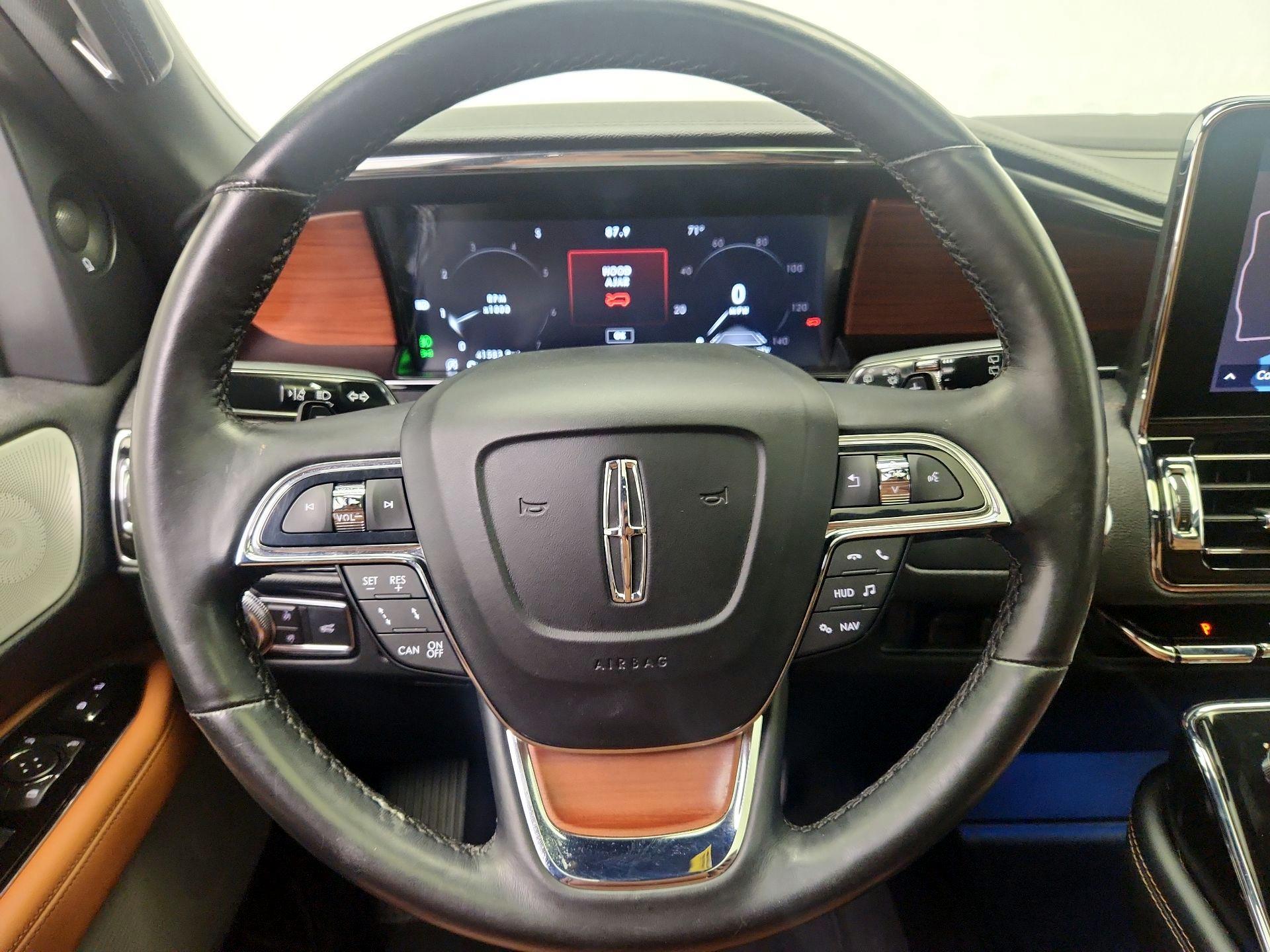 Thumbnail: 2020 Lincoln Navigator - 10