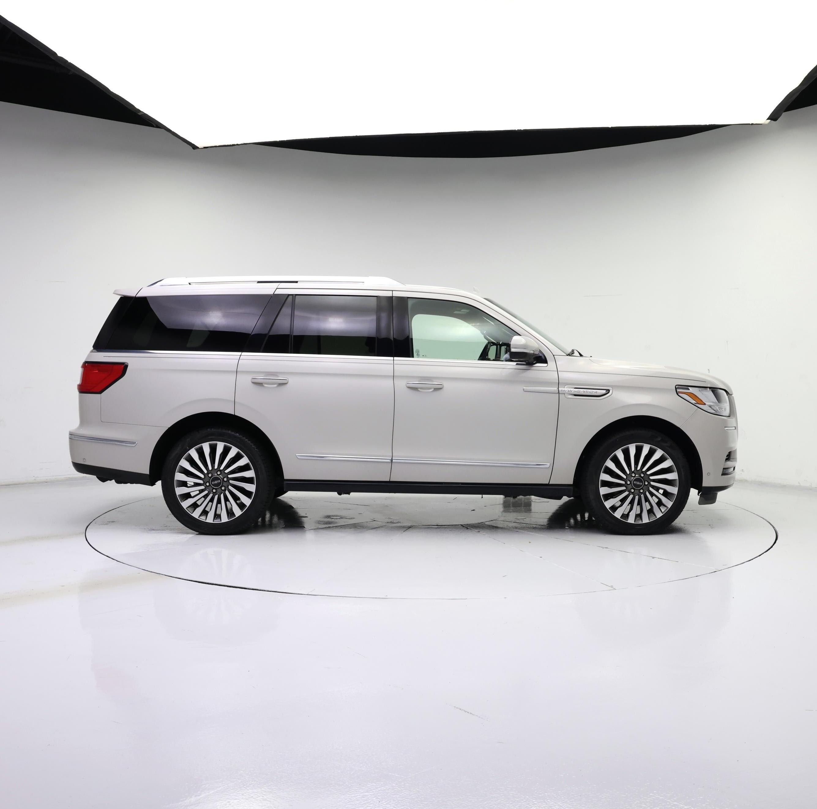 Thumbnail: 2020 Lincoln Navigator - 7