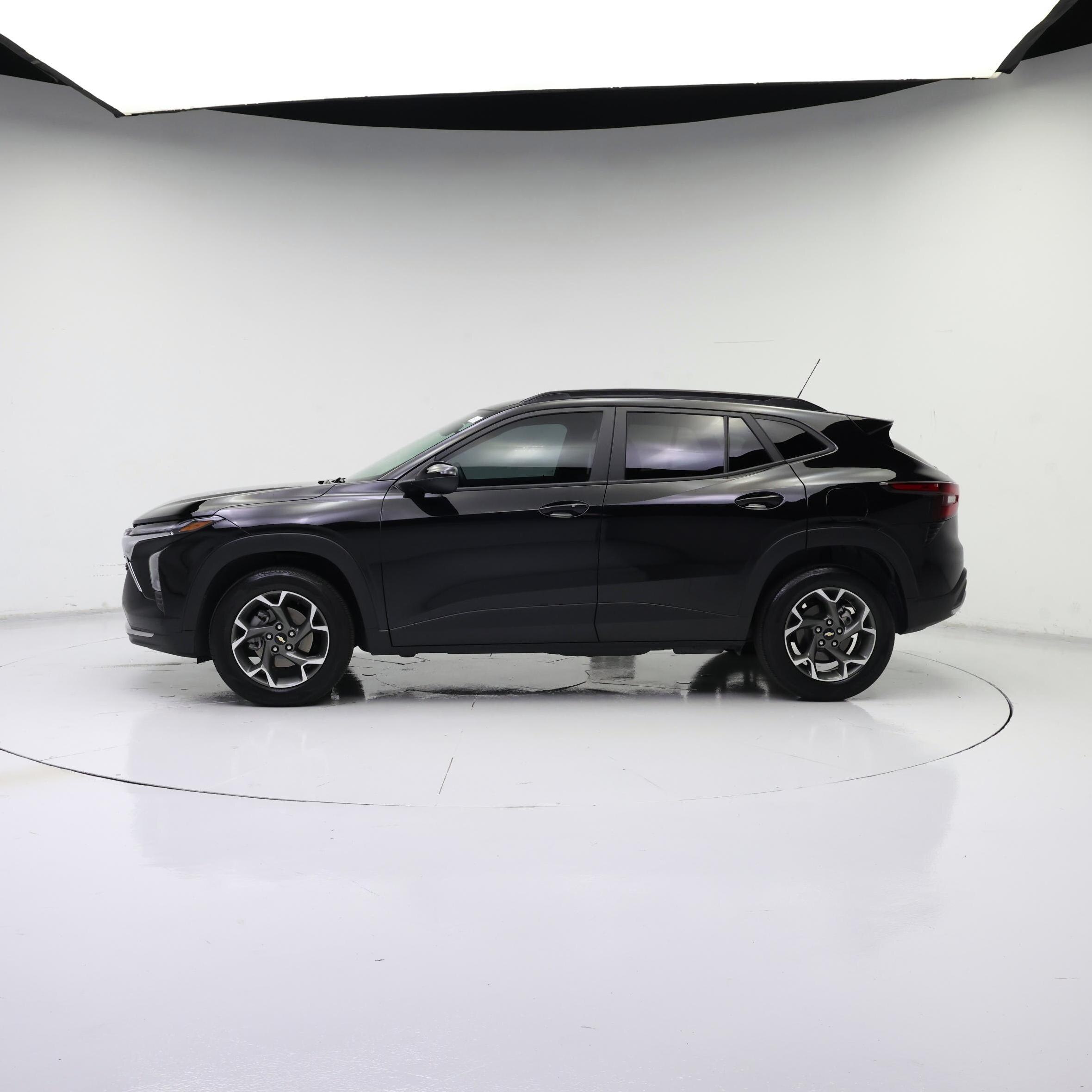 Thumbnail: 2024 Chevrolet Trax - 3