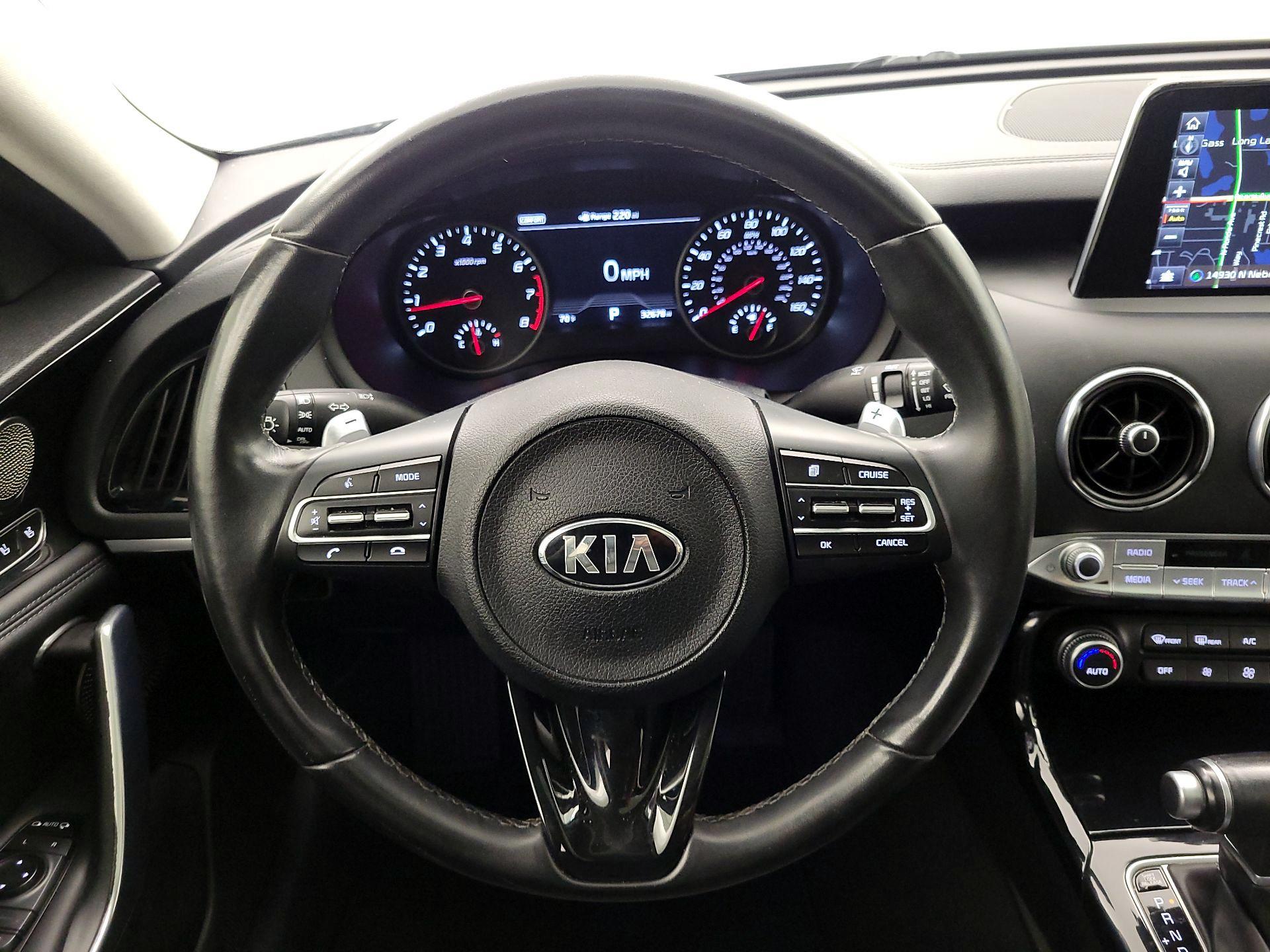 Thumbnail: 2018 Kia Stinger - 10