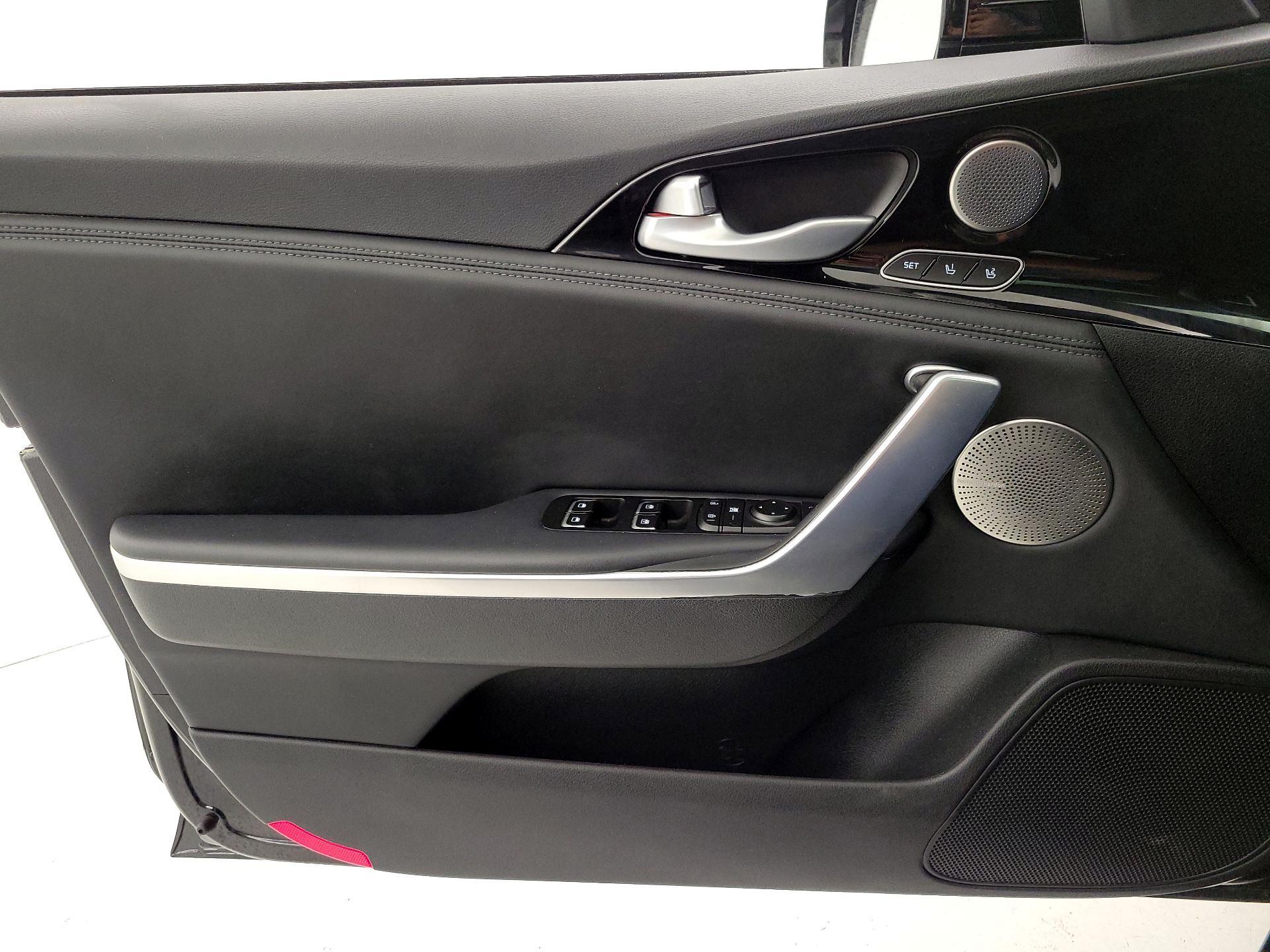 Thumbnail: 2018 Kia Stinger - 12