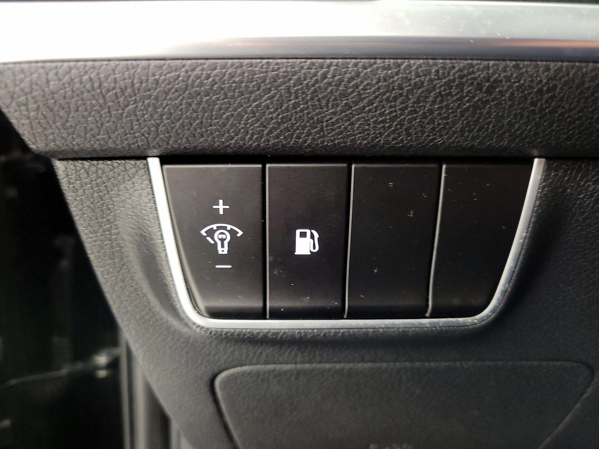 Thumbnail: 2018 Kia Stinger - 13