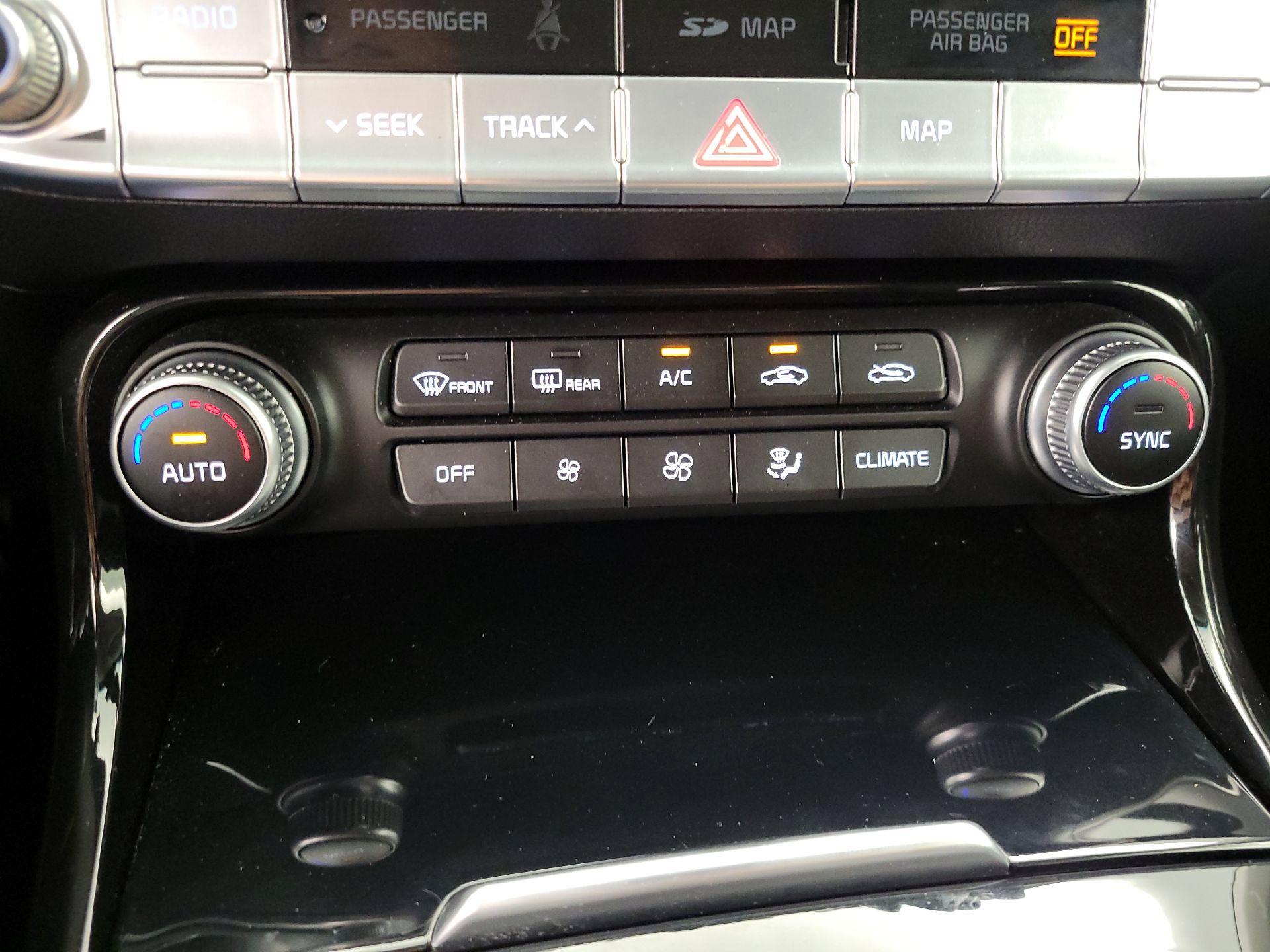 Thumbnail: 2018 Kia Stinger - 17