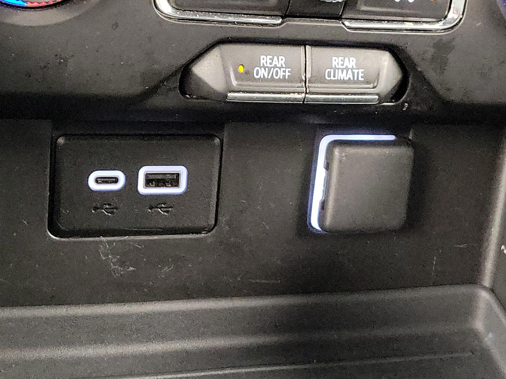 Thumbnail: 2023 GMC Yukon - 19