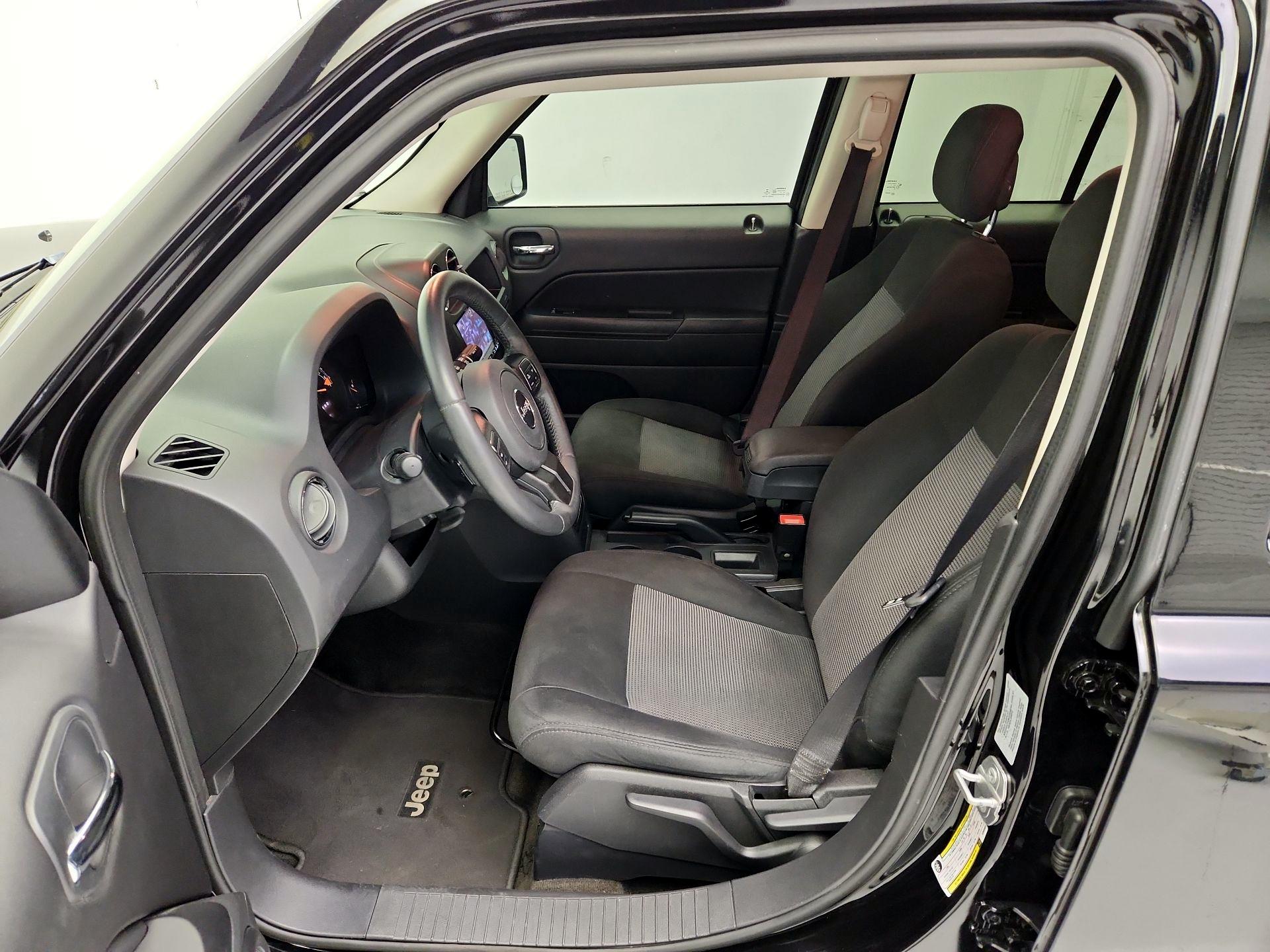 Thumbnail: 2016 Jeep Patriot - 11