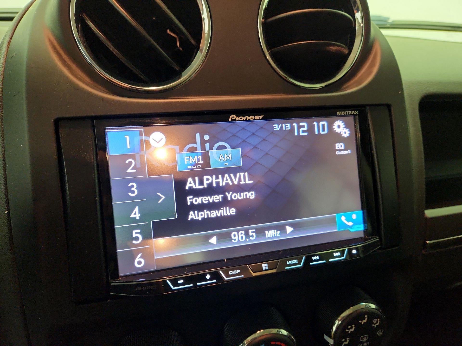 Thumbnail: 2016 Jeep Patriot - 15