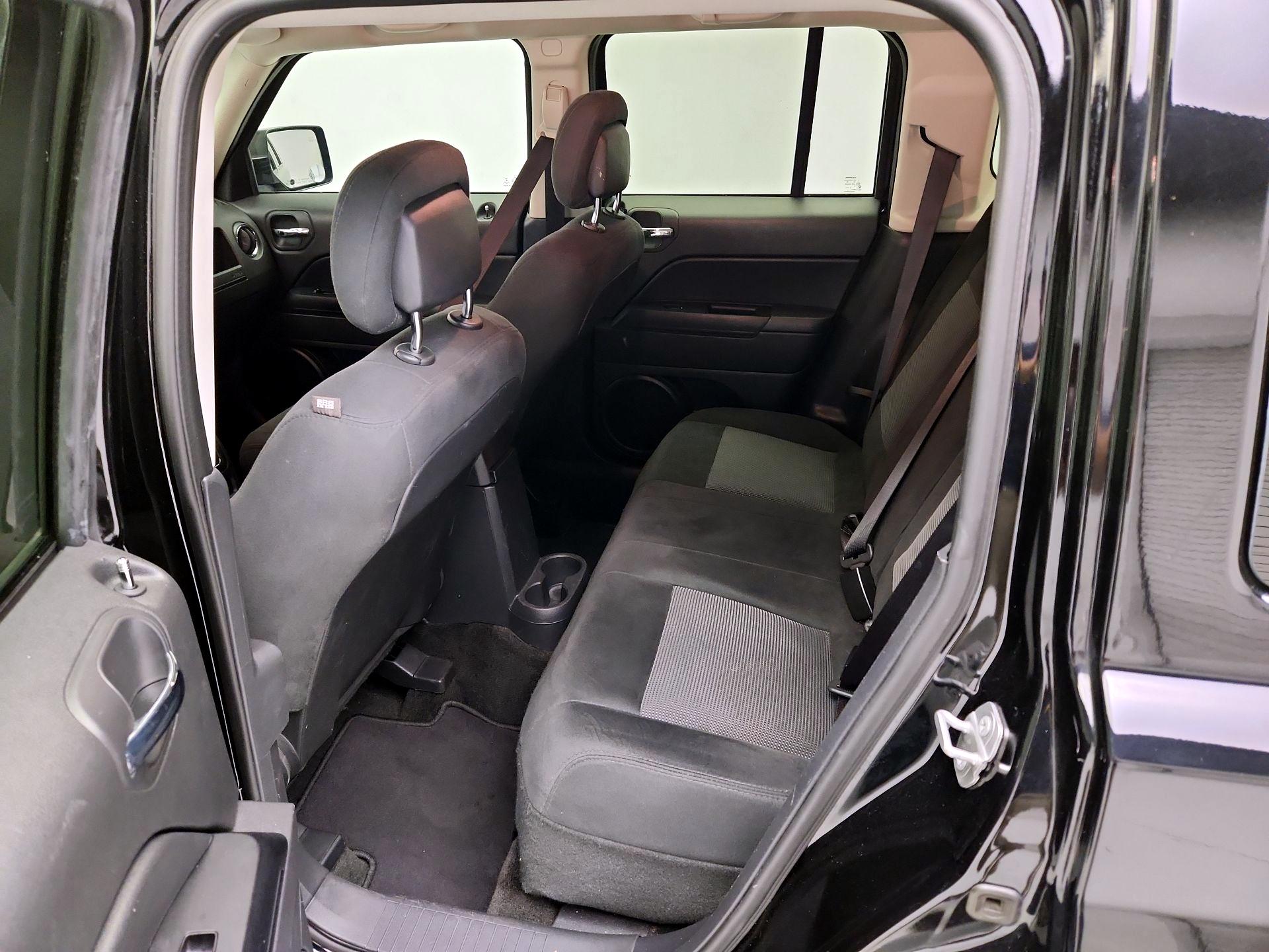 Thumbnail: 2016 Jeep Patriot - 18