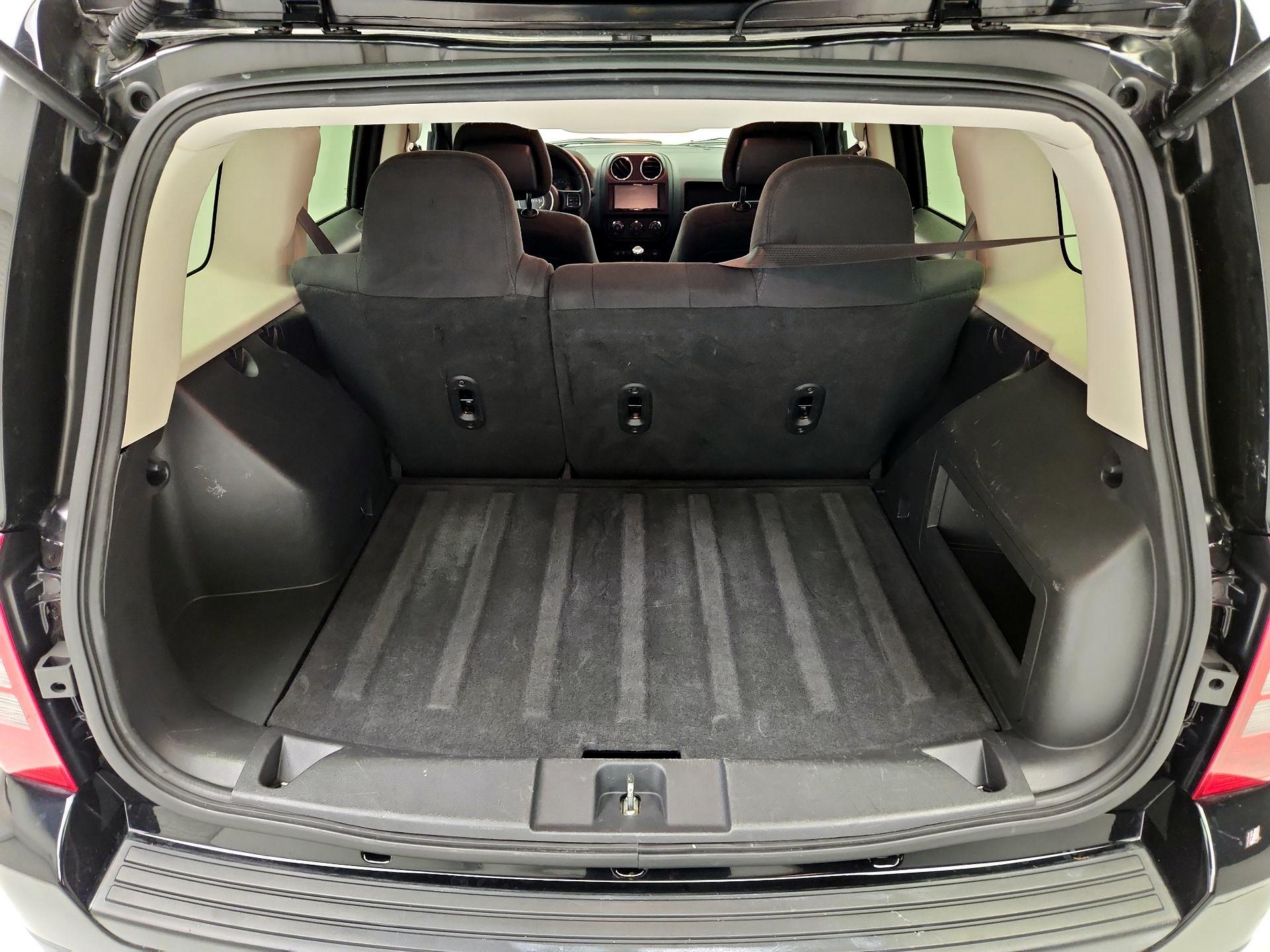 Thumbnail: 2016 Jeep Patriot - 19