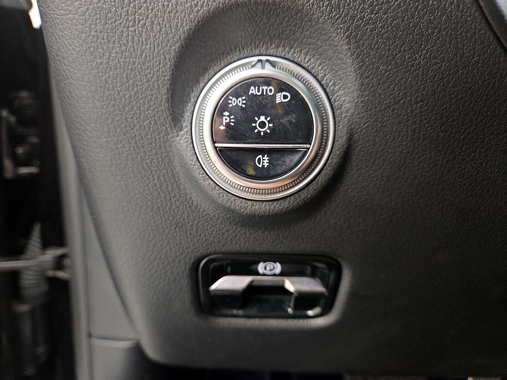 Thumbnail: 2024 Mercedes-Benz C-Class - 13