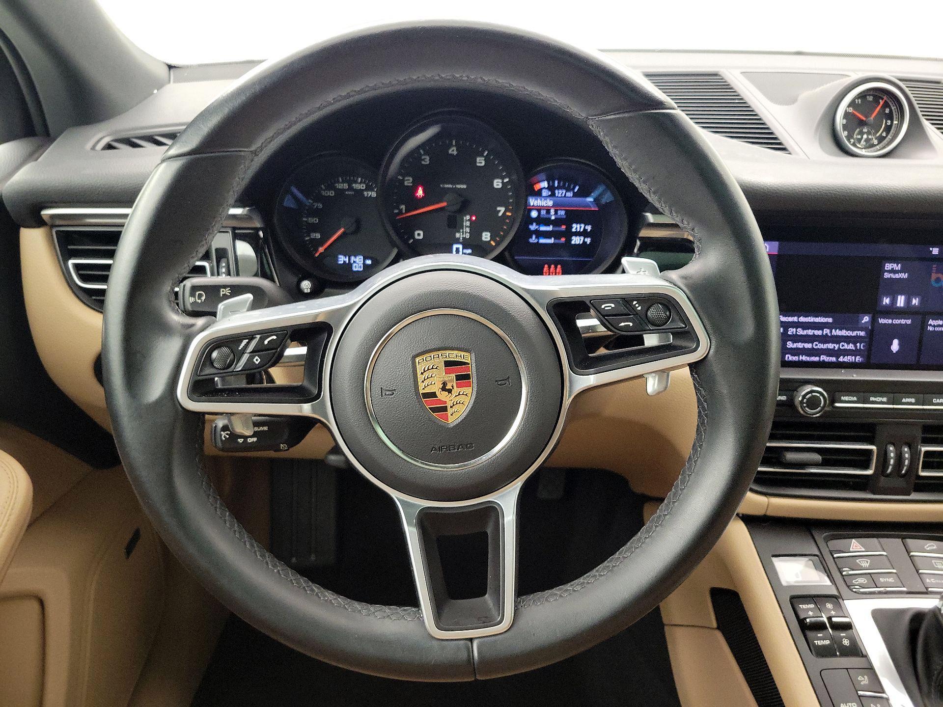 Thumbnail: 2021 Porsche Macan - 10