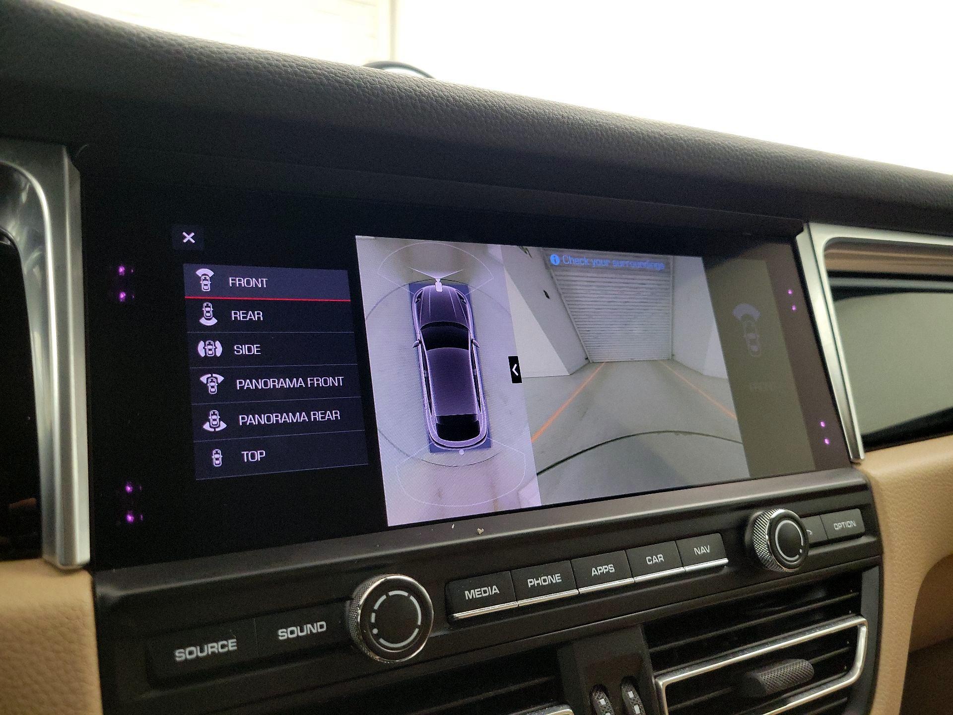 Thumbnail: 2021 Porsche Macan - 15