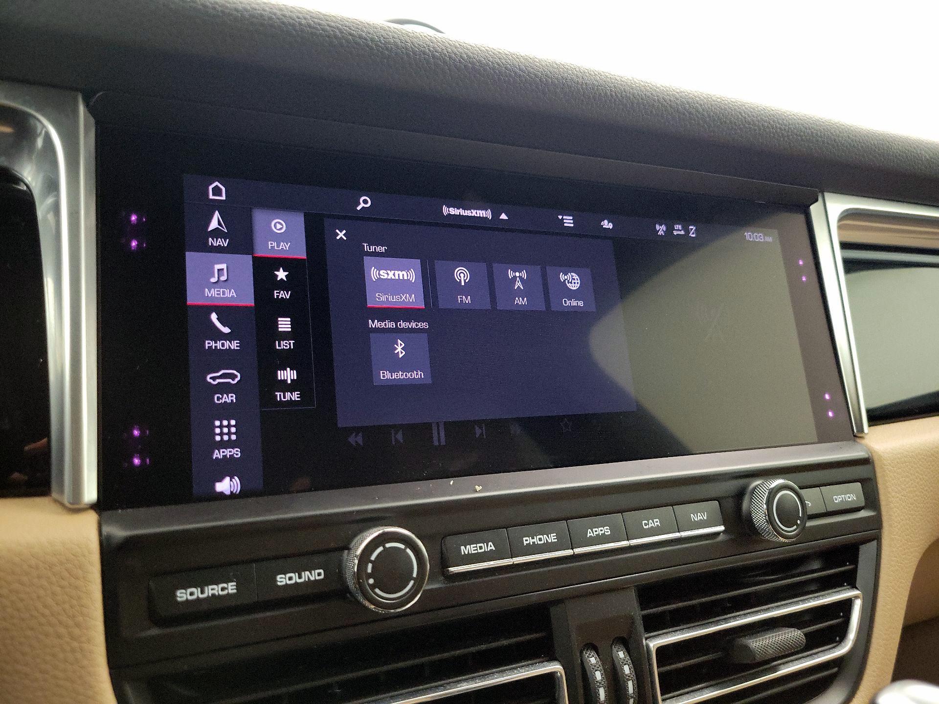 Thumbnail: 2021 Porsche Macan - 16