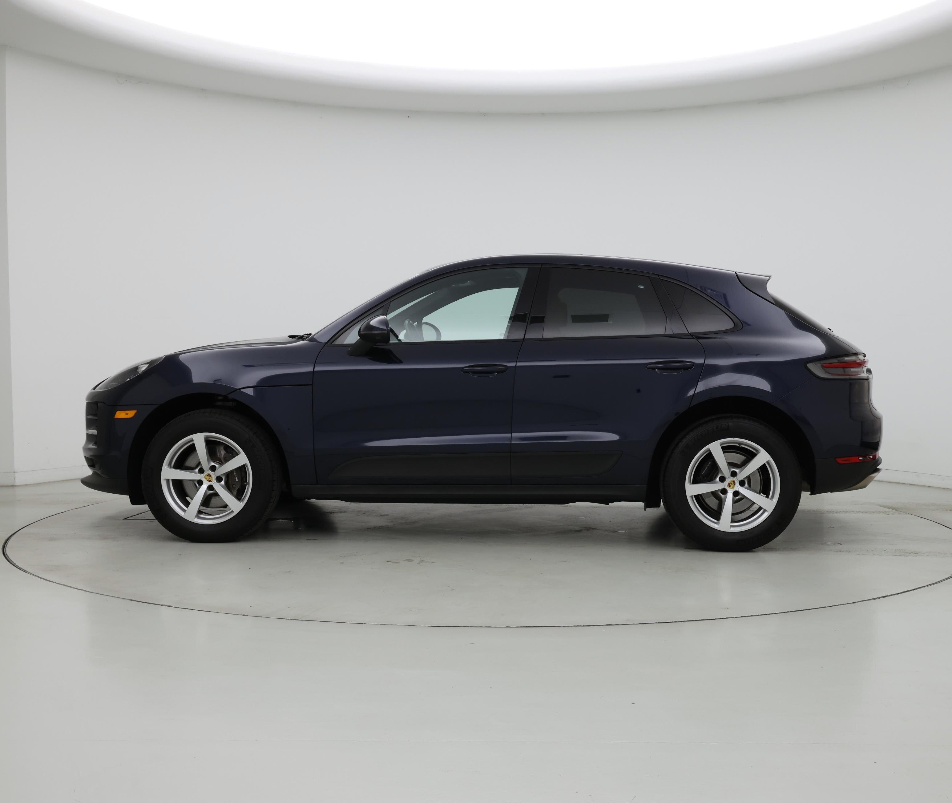 Thumbnail: 2021 Porsche Macan - 3