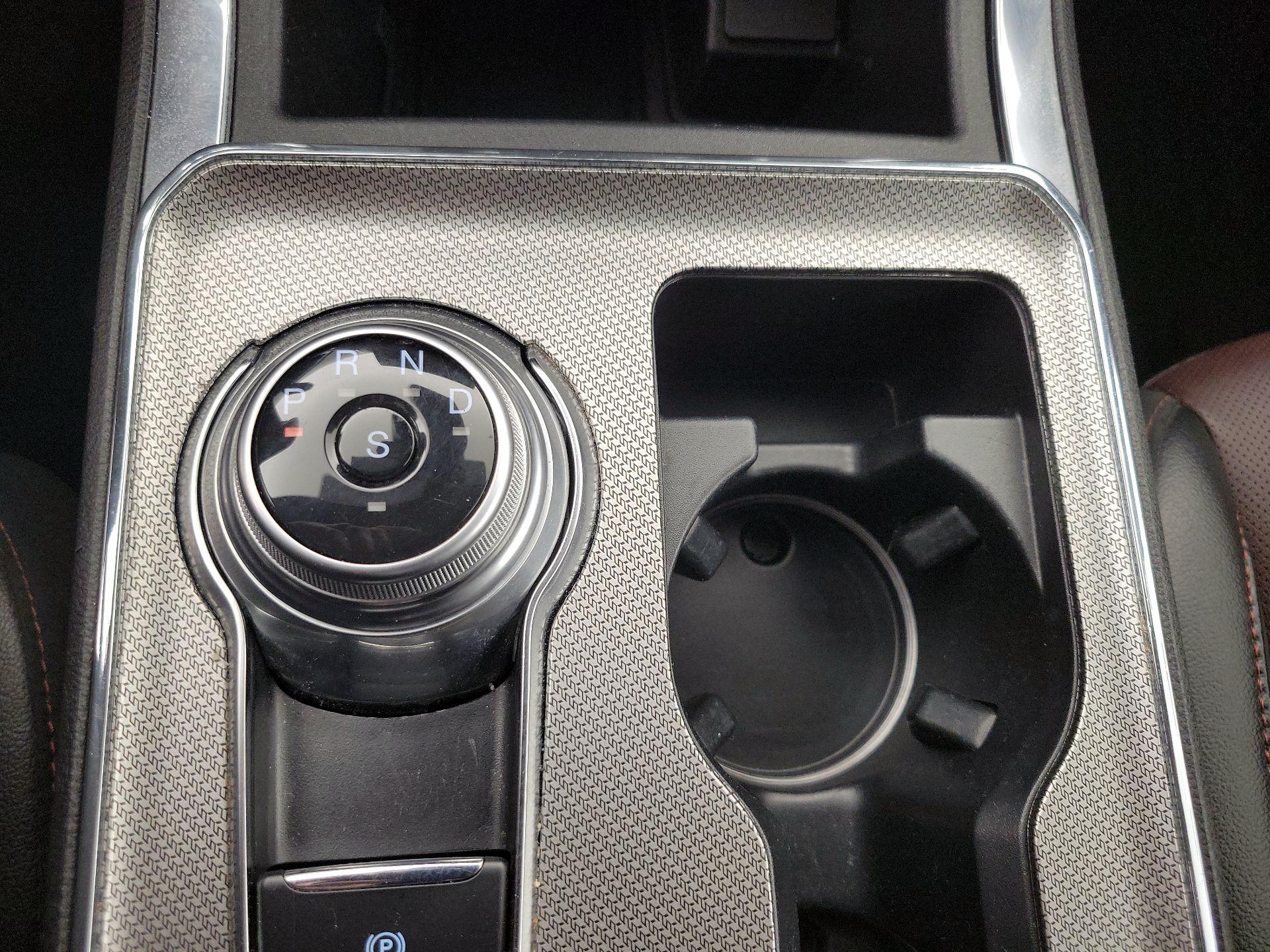 Thumbnail: 2021 Ford Edge - 18