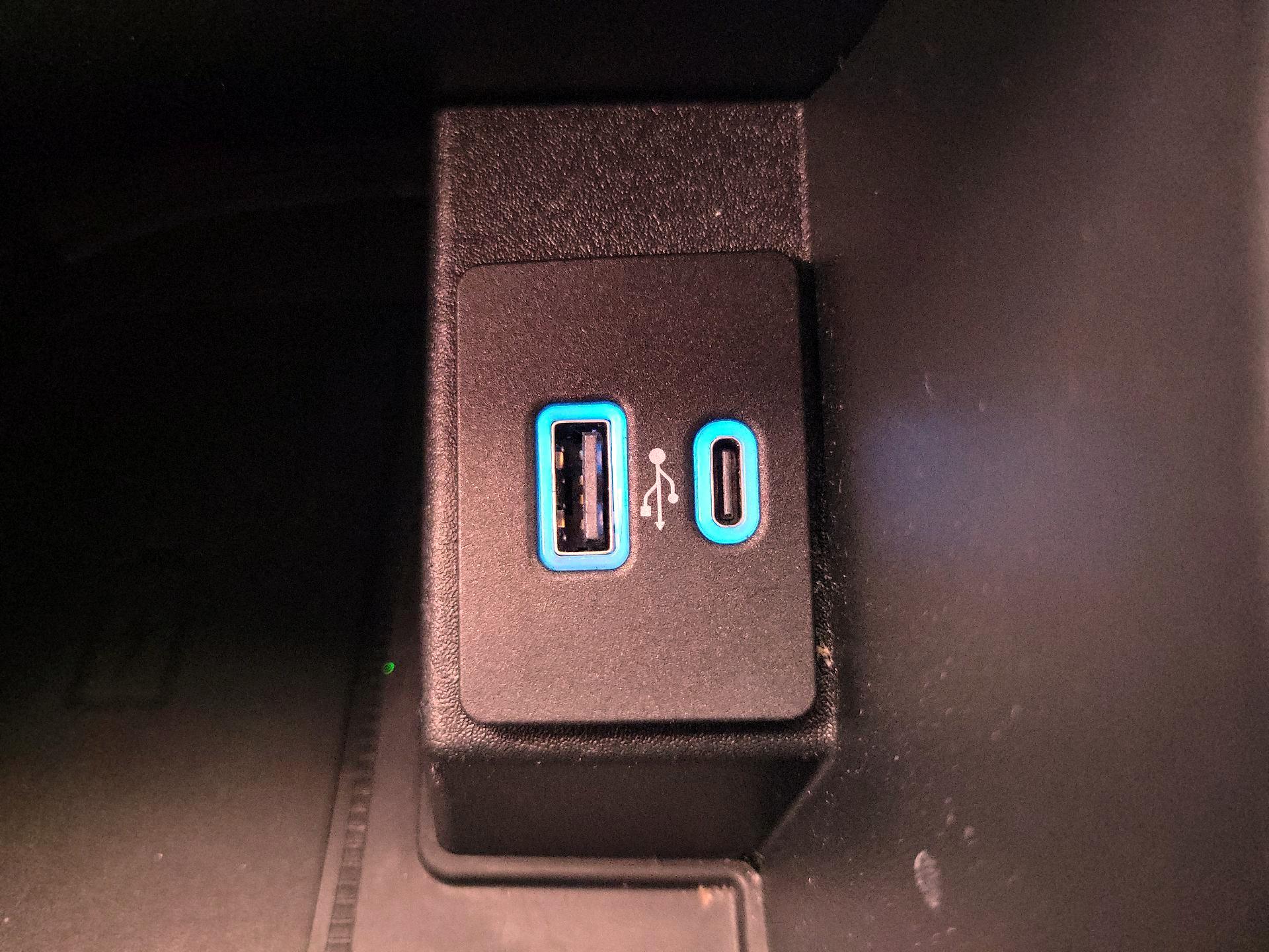 Thumbnail: 2021 Ford Edge - 19