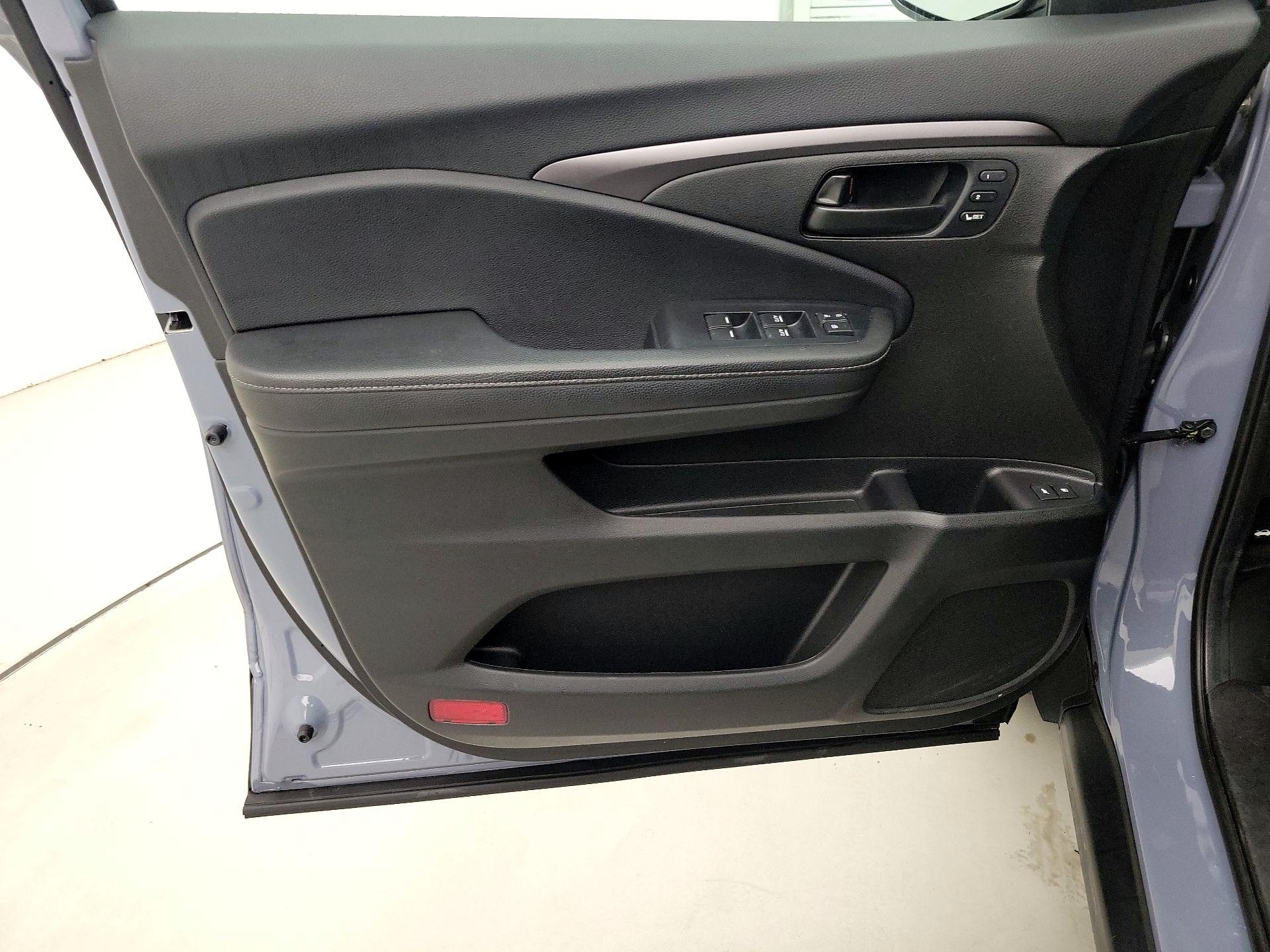 Thumbnail: 2022 Honda Passport - 12