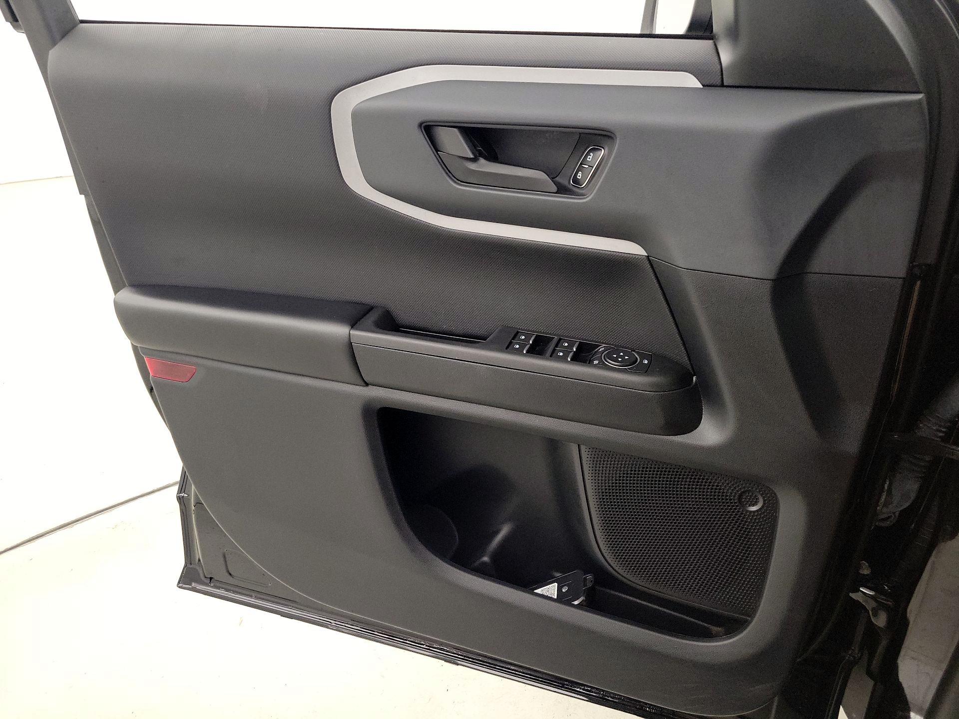 Thumbnail: 2022 Ford Bronco Sport - 12