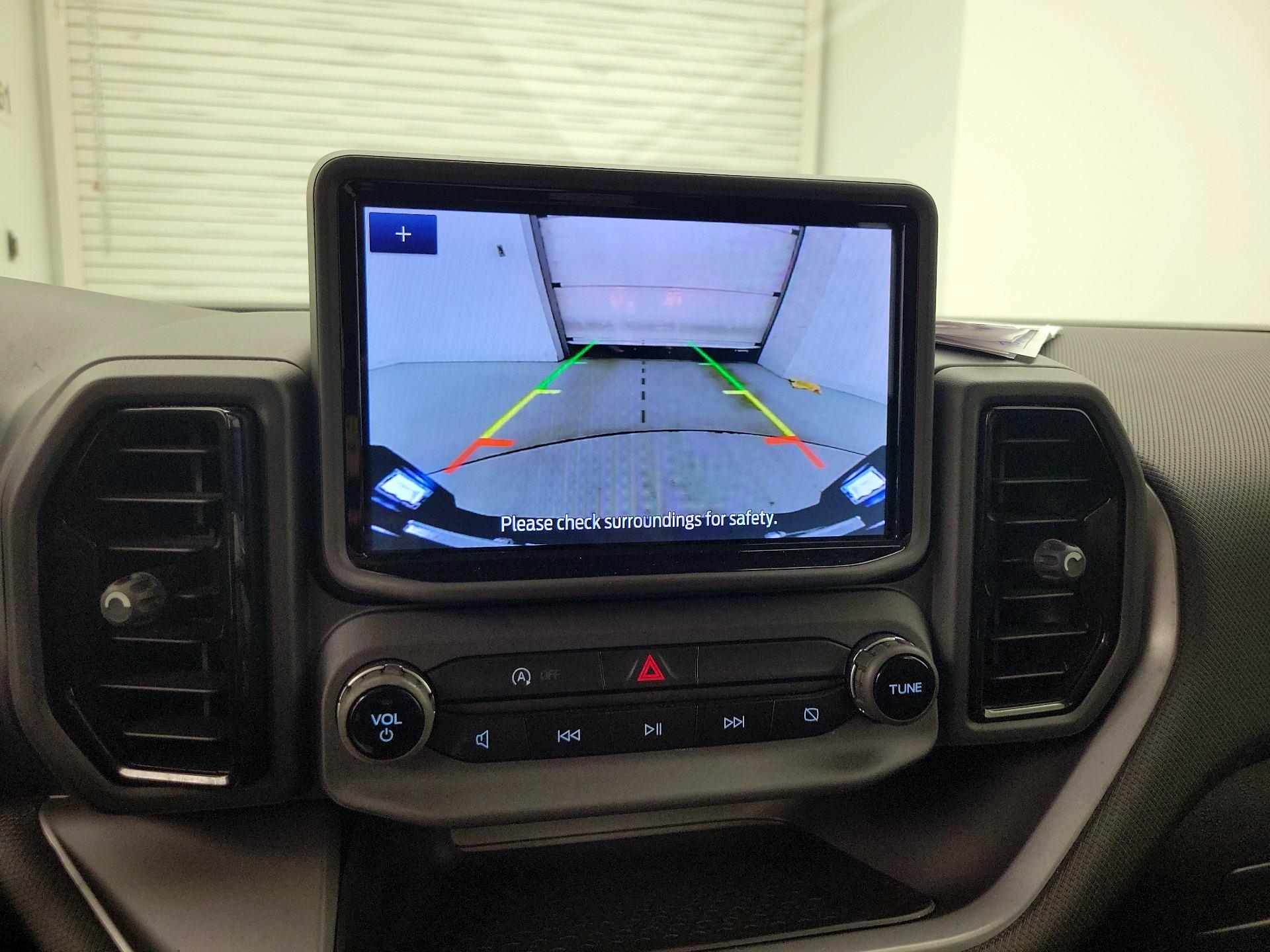 Thumbnail: 2022 Ford Bronco Sport - 14