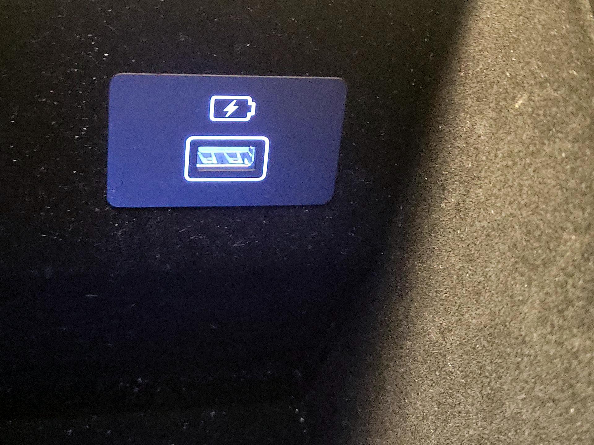 Thumbnail: 2020 Genesis G80 - 19