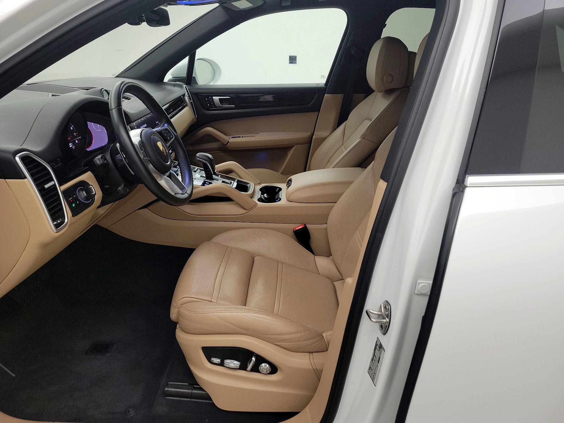 Thumbnail: 2021 Porsche Cayenne - 11