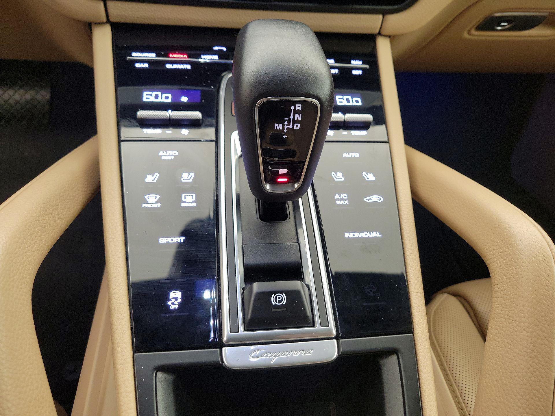 Thumbnail: 2021 Porsche Cayenne - 18