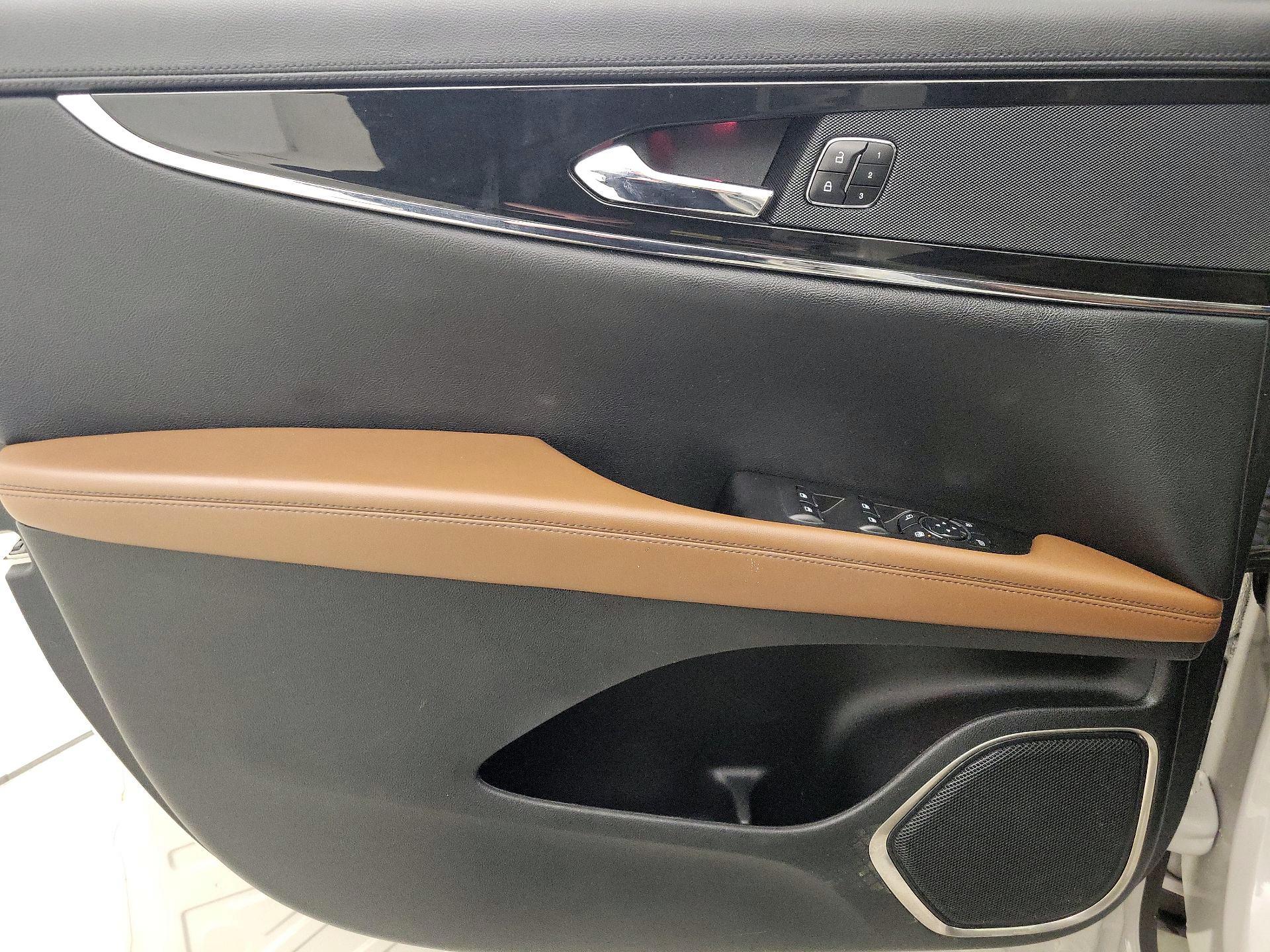 Thumbnail: 2023 Lincoln Nautilus - 12