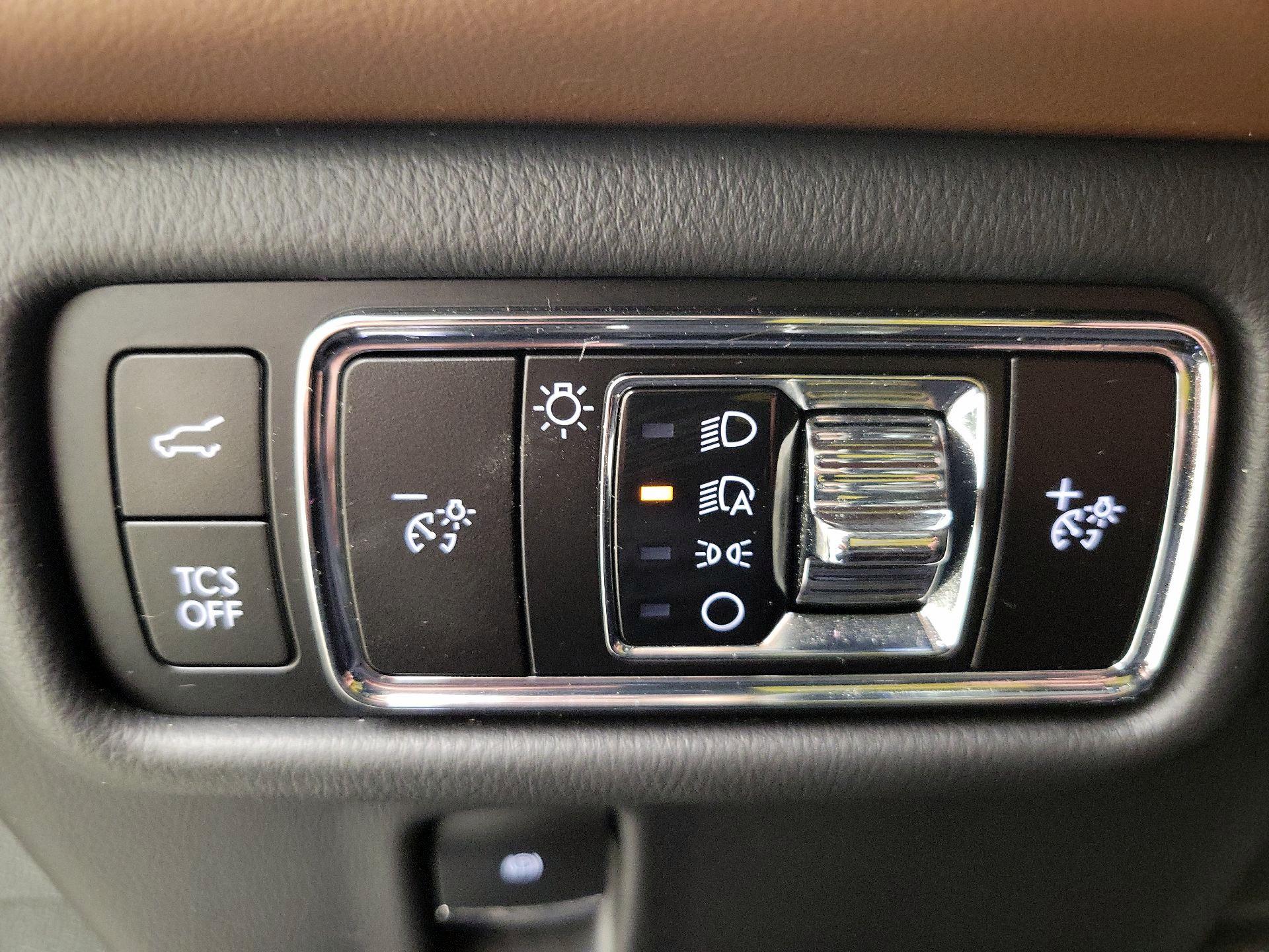 Thumbnail: 2023 Lincoln Nautilus - 13