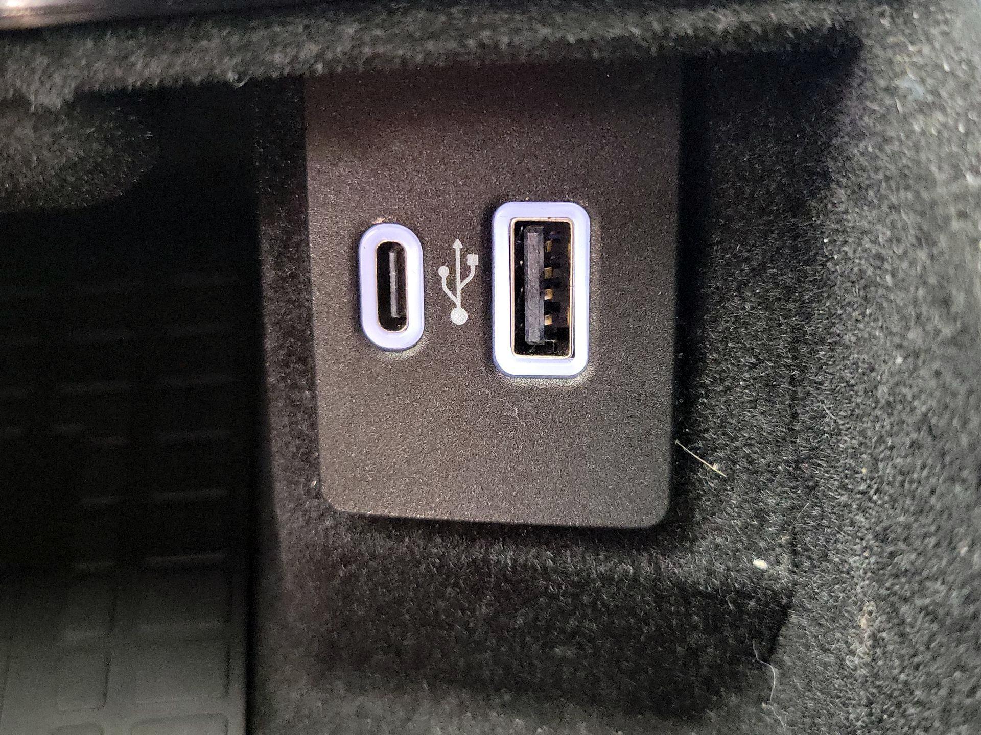 Thumbnail: 2023 Lincoln Nautilus - 19