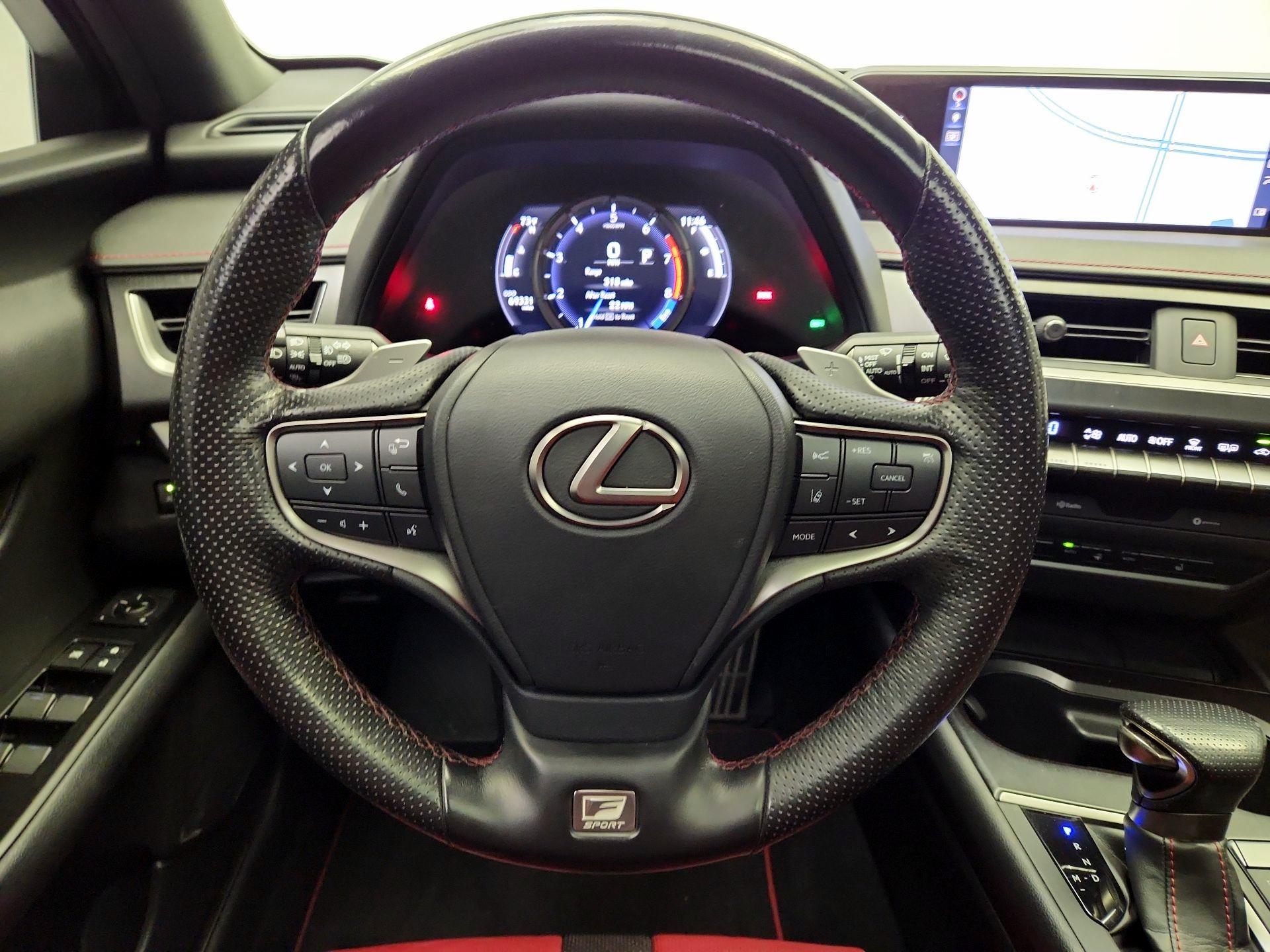 Thumbnail: 2019 Lexus UX - 10