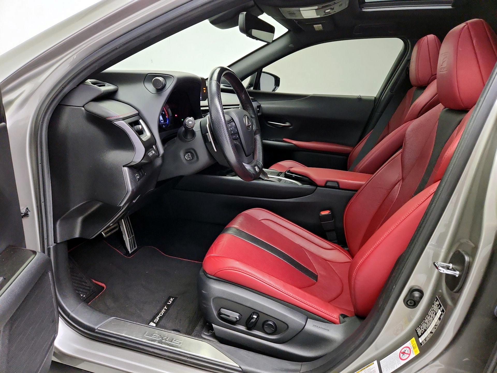 Thumbnail: 2019 Lexus UX - 11