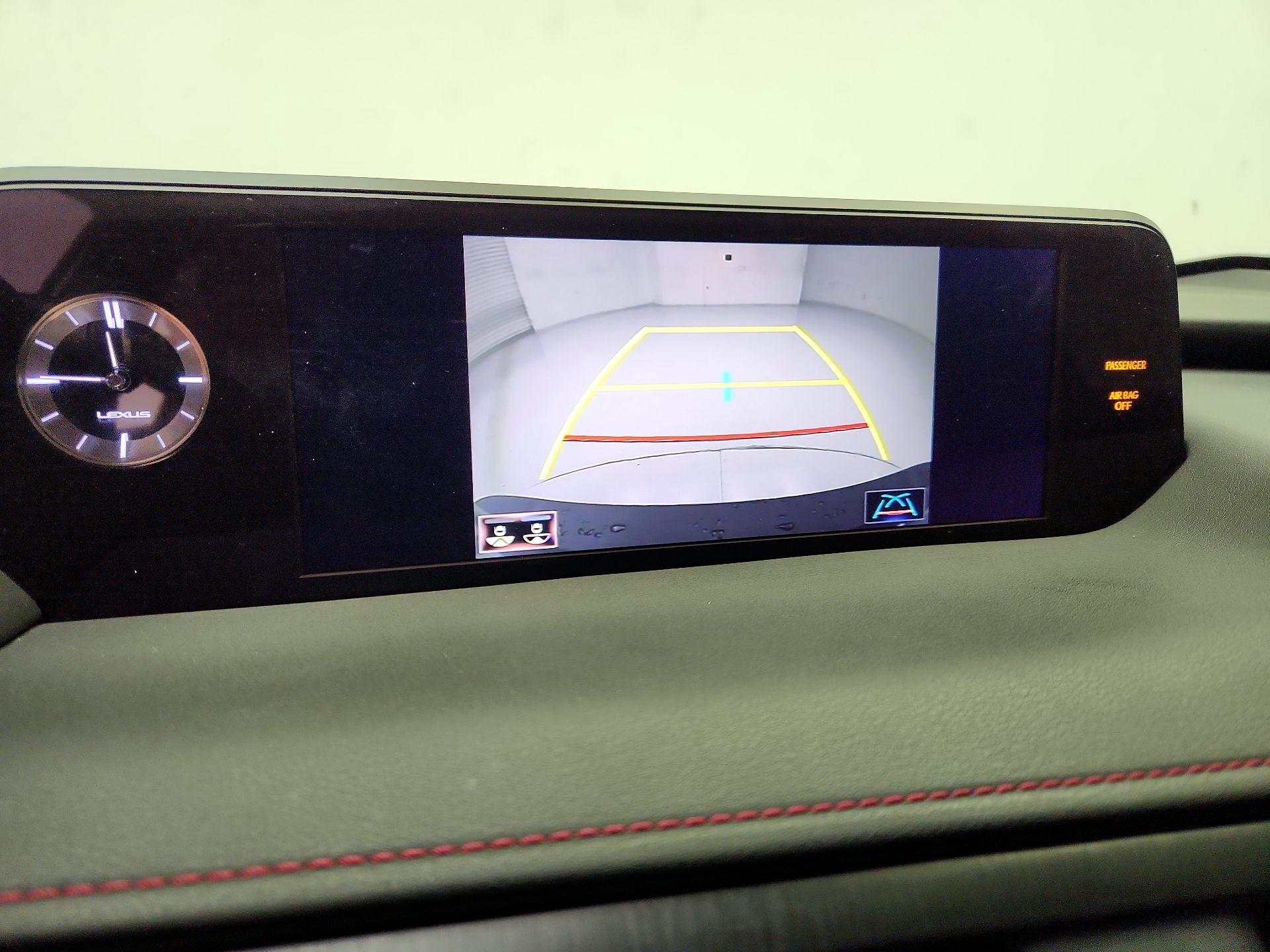 Thumbnail: 2019 Lexus UX - 15