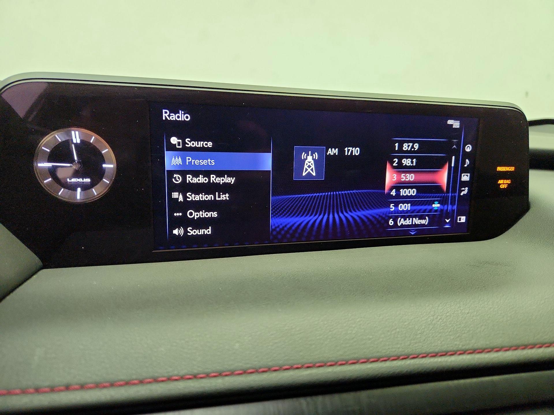 Thumbnail: 2019 Lexus UX - 16