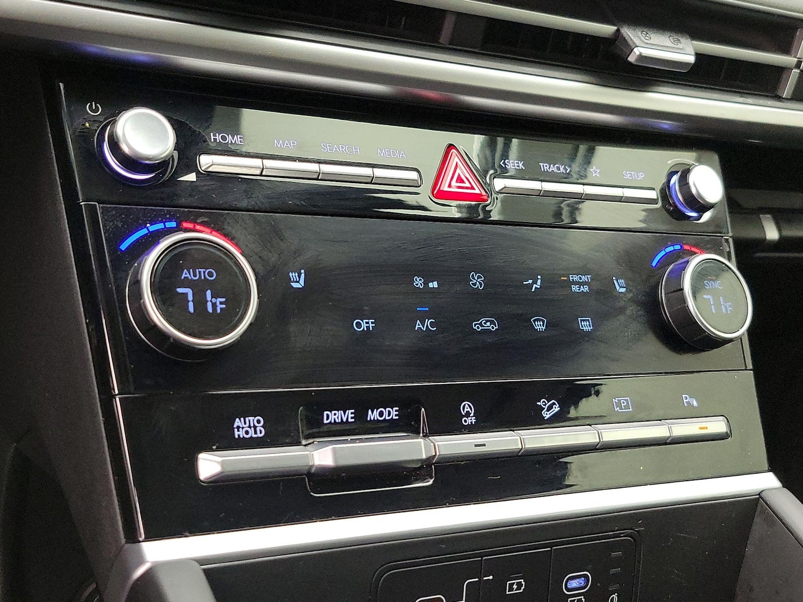2025 Hyundai Santa Fe SEL - Photo 17