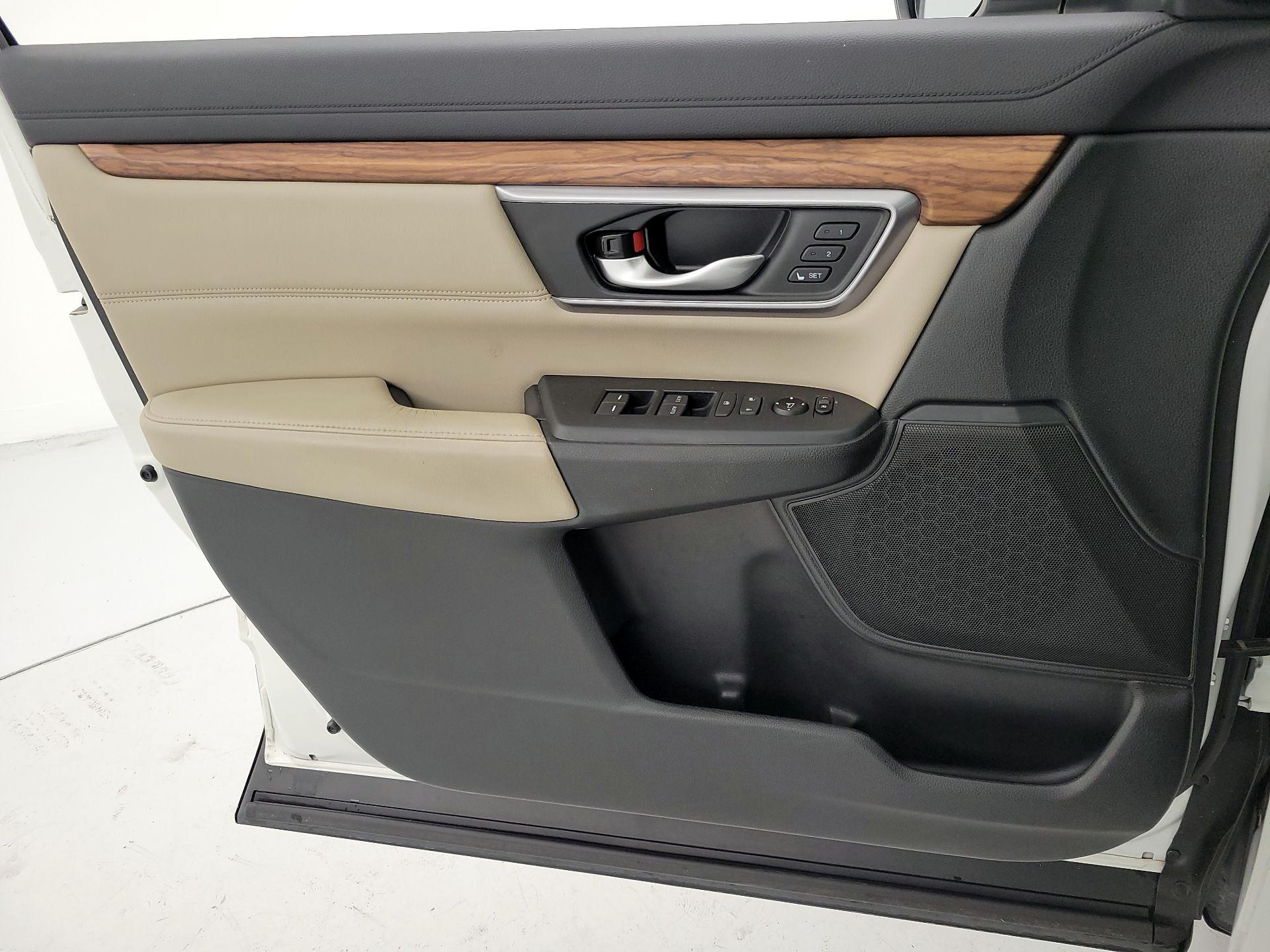 Thumbnail: 2017 Honda CR-V - 12