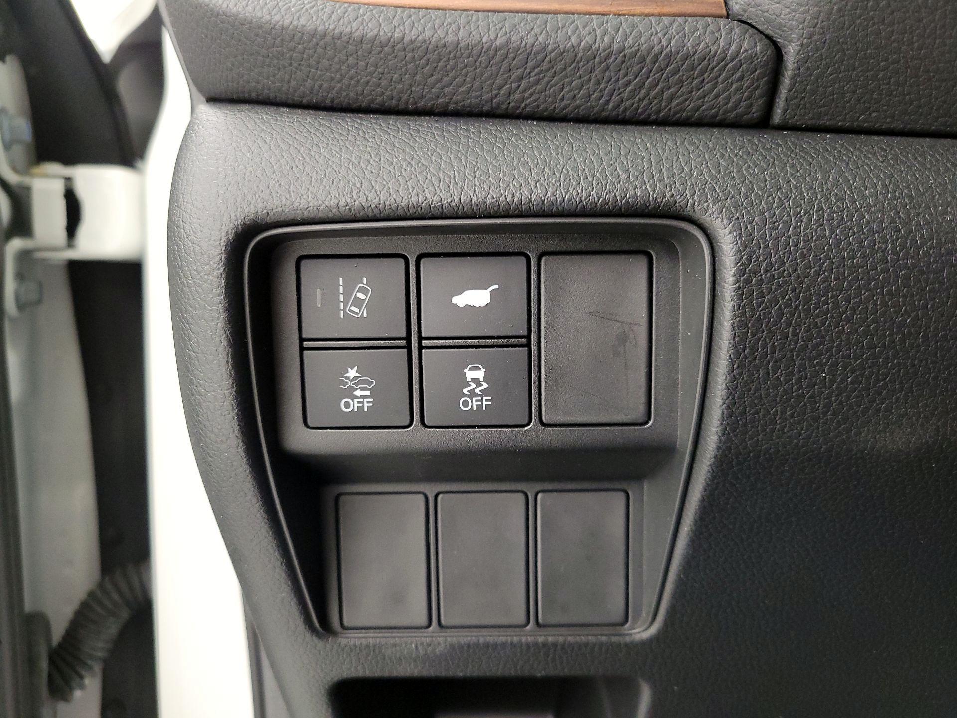 Thumbnail: 2017 Honda CR-V - 13