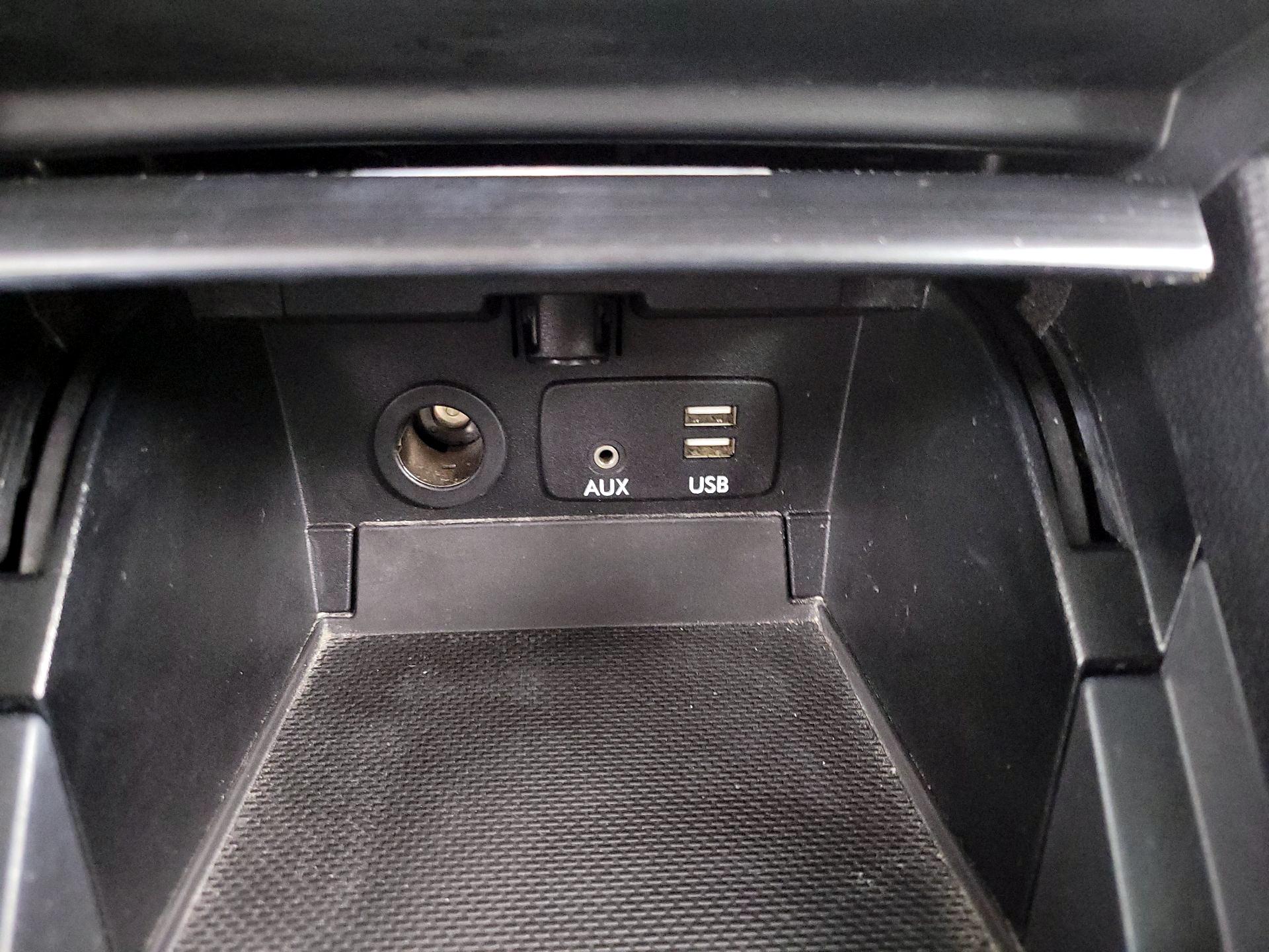 Thumbnail: 2015 Subaru Legacy - 18