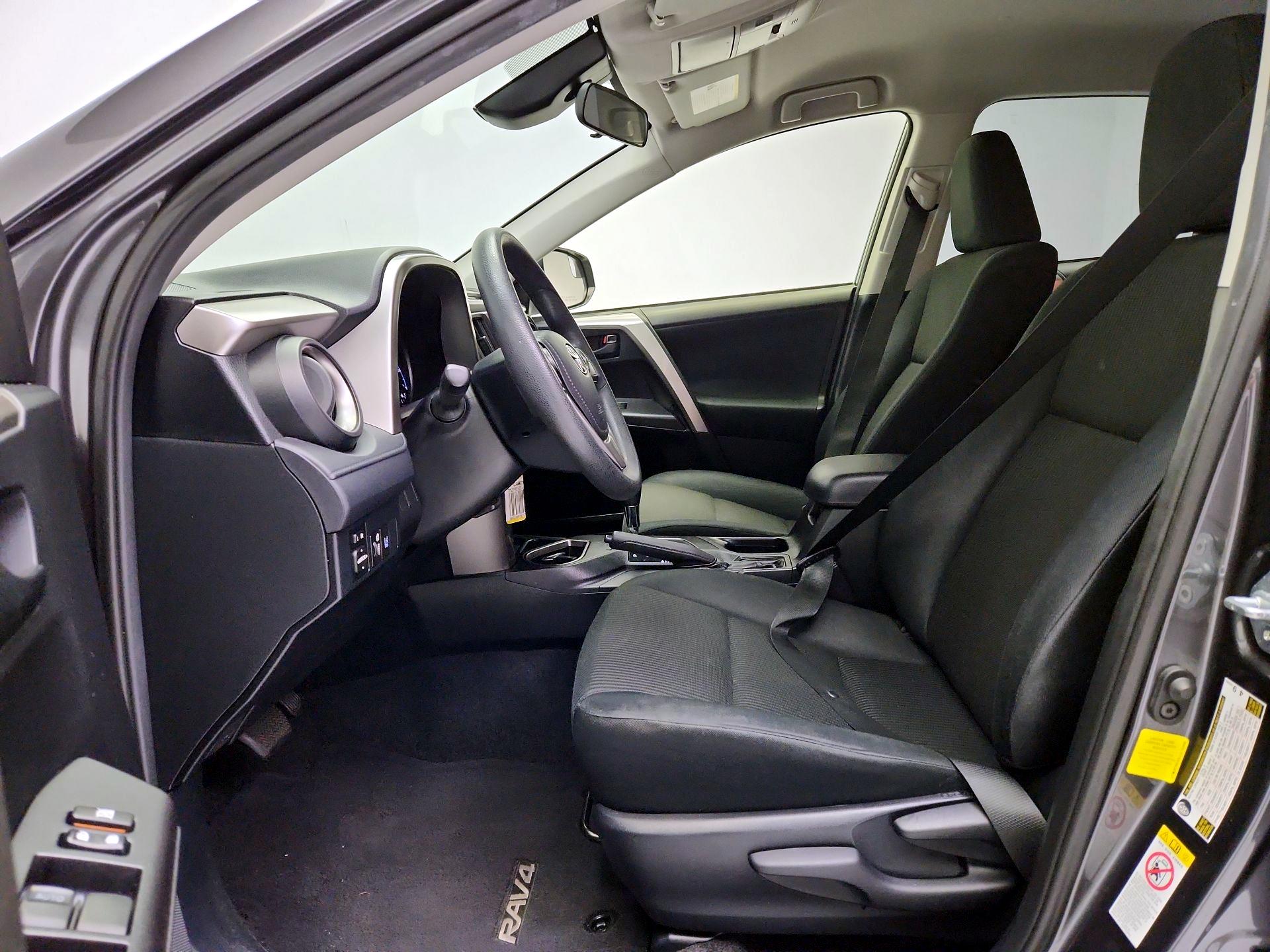 Thumbnail: 2018 Toyota RAV4 - 11