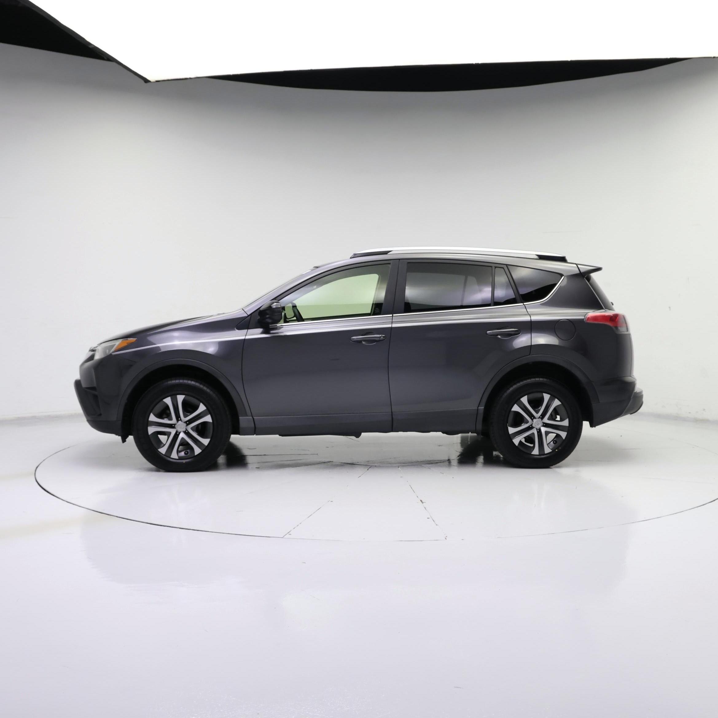 Thumbnail: 2018 Toyota RAV4 - 3