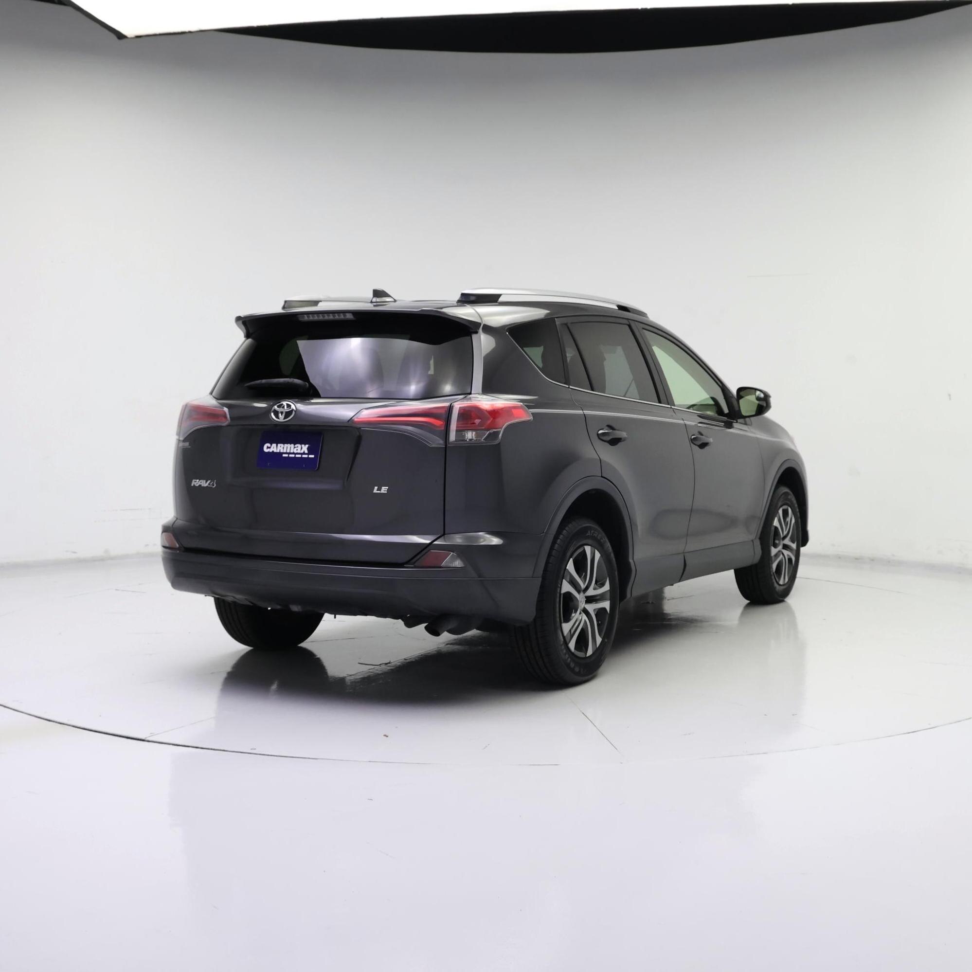 Thumbnail: 2018 Toyota RAV4 - 8