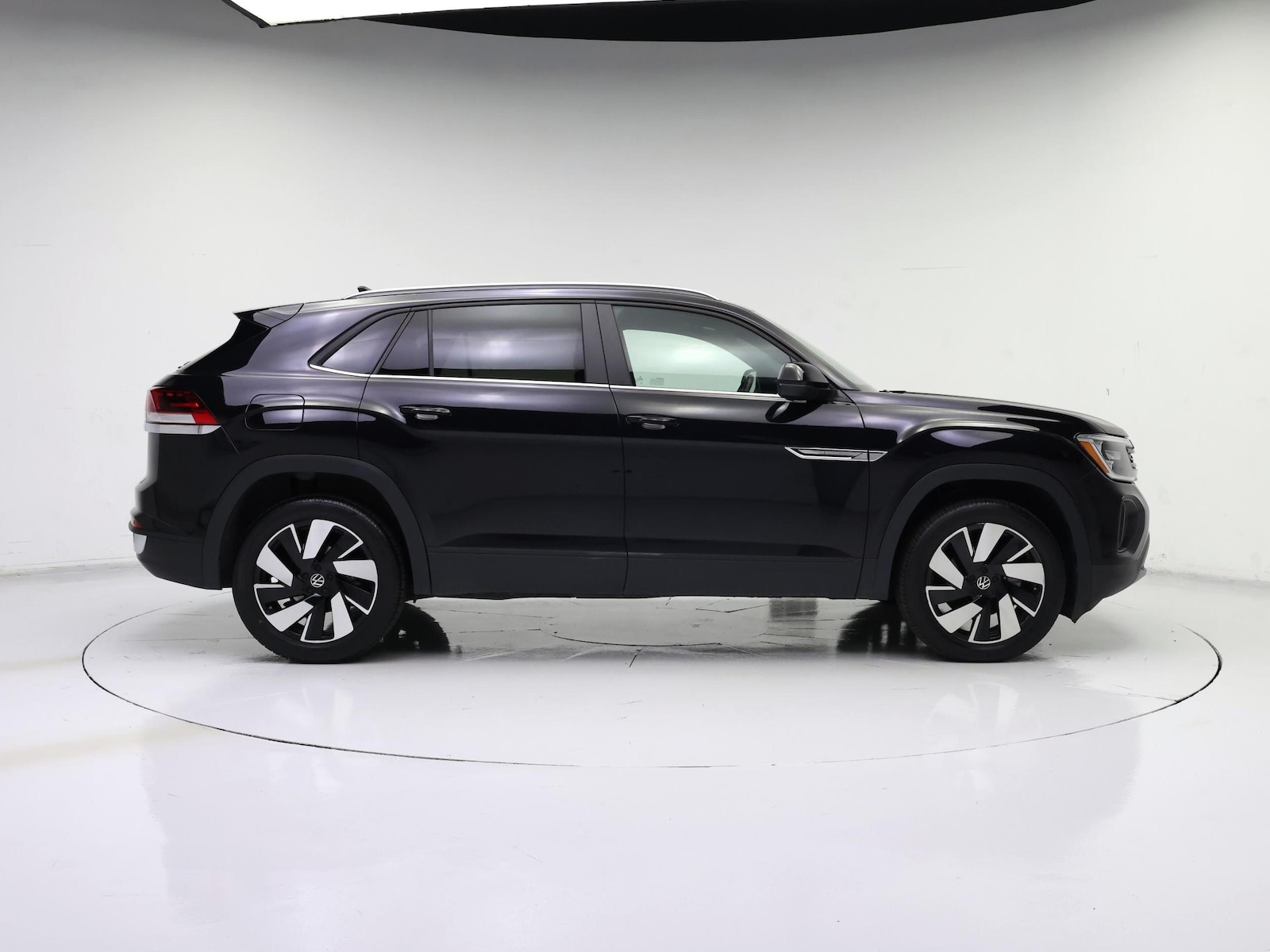 2025 Volkswagen Atlas Cross Sport SE w/Tech - Photo 8