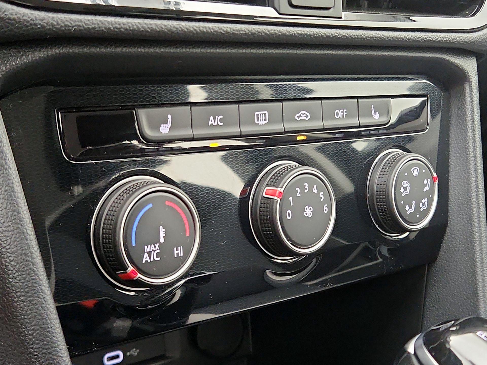 Thumbnail: 2025 Volkswagen Taos - 16