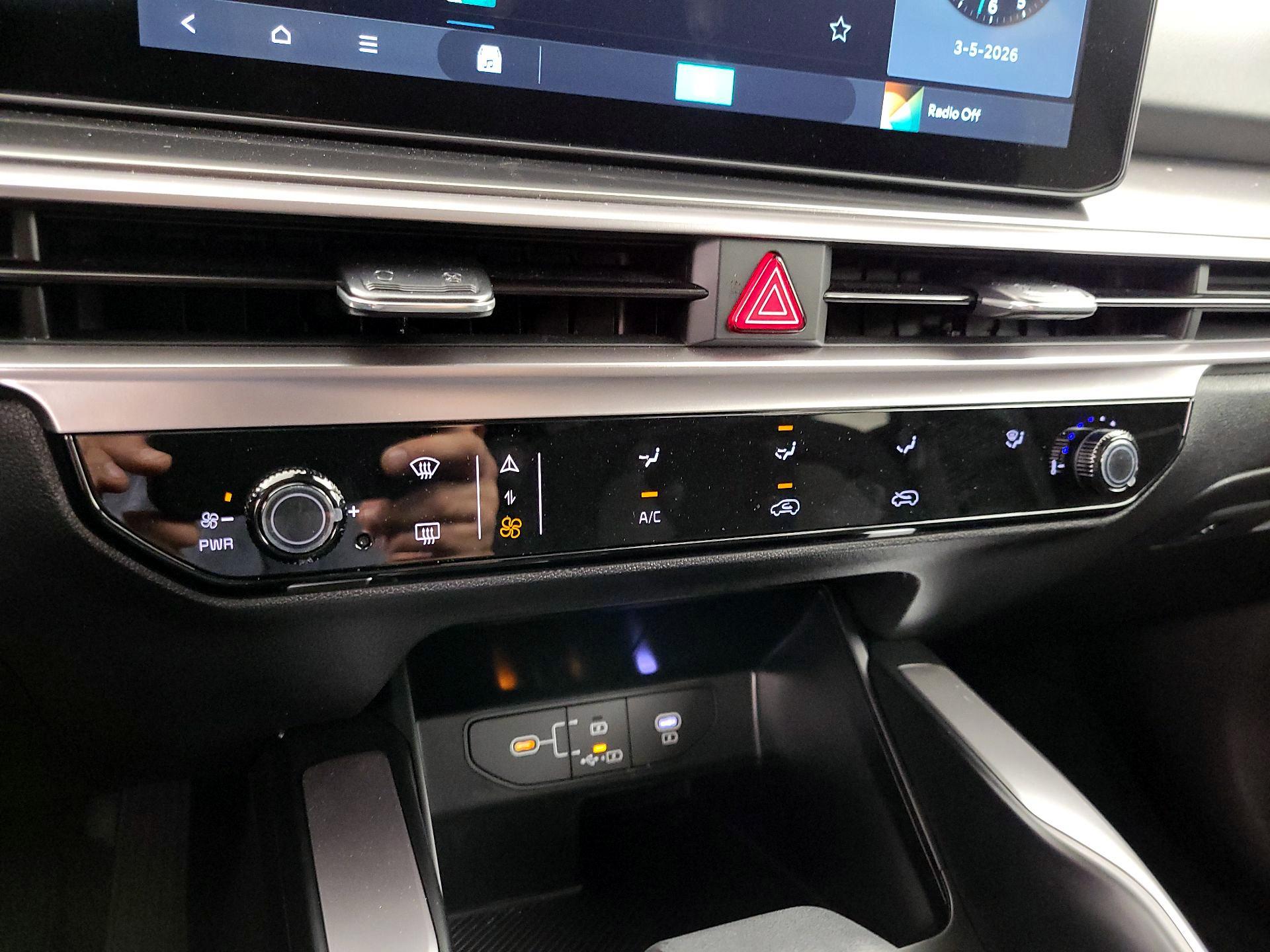 Thumbnail: 2025 Kia Sorento - 16