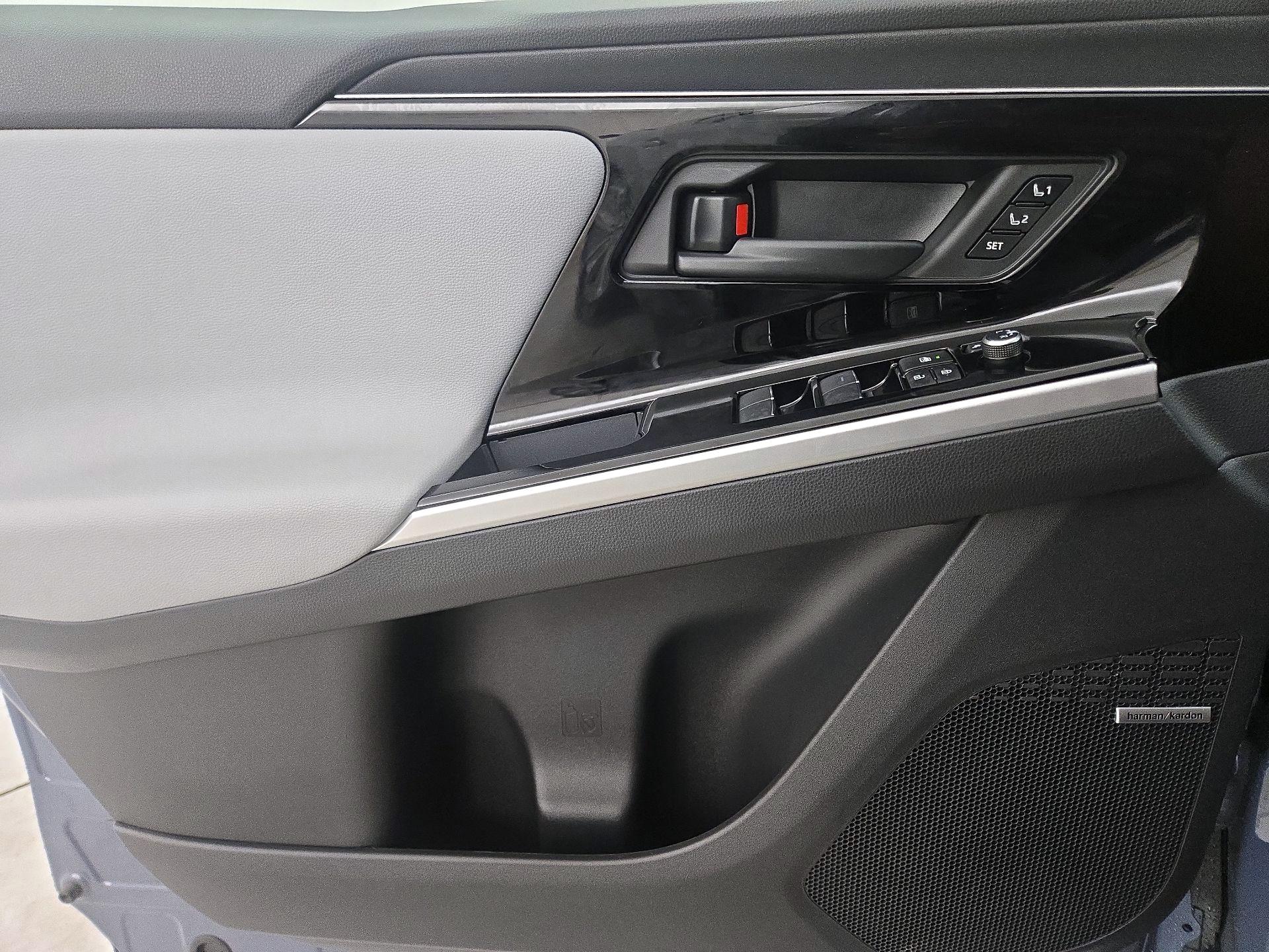 Thumbnail: 2025 Subaru Solterra - 12