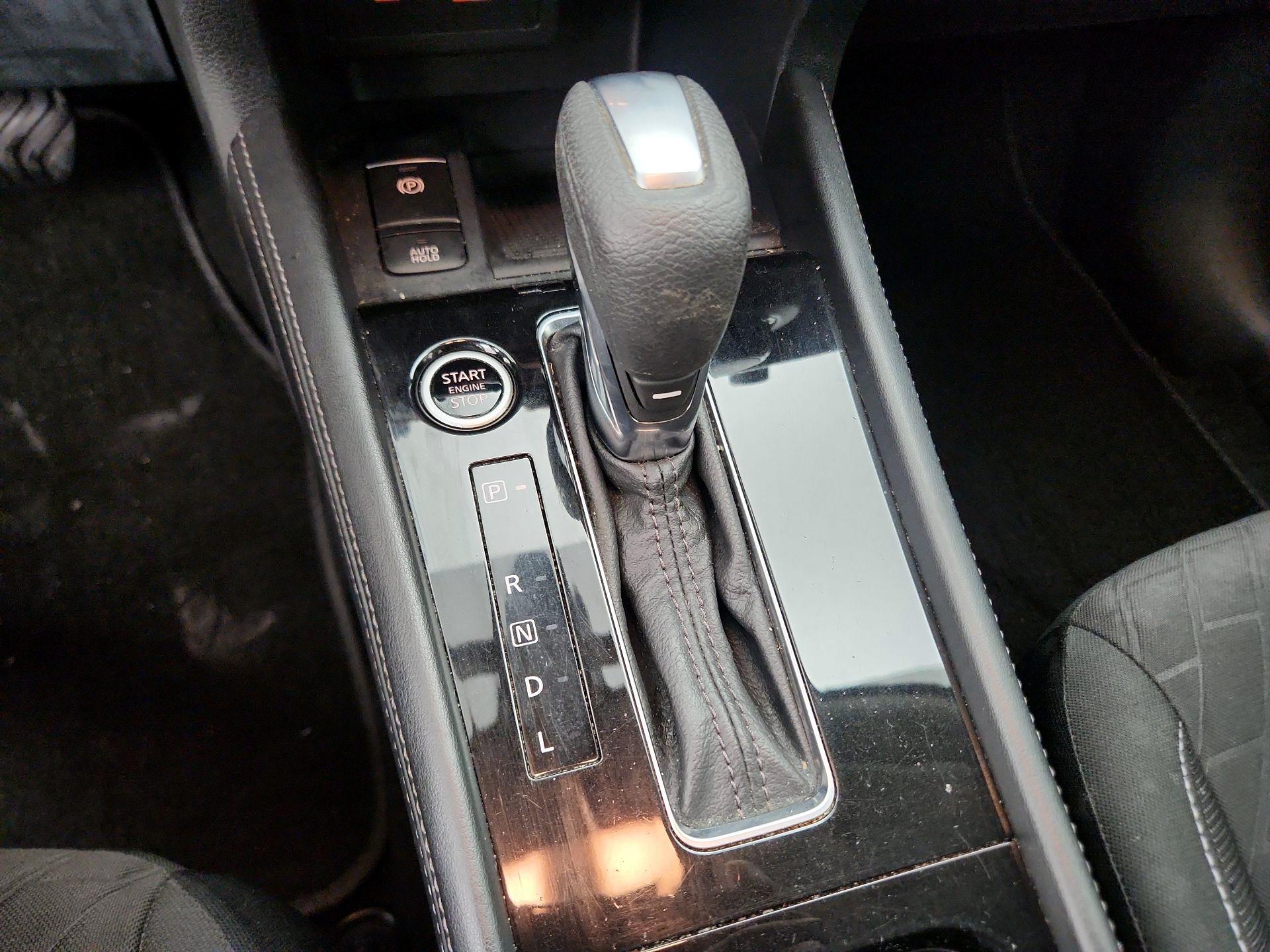 Thumbnail: 2021 Nissan Kicks - 17