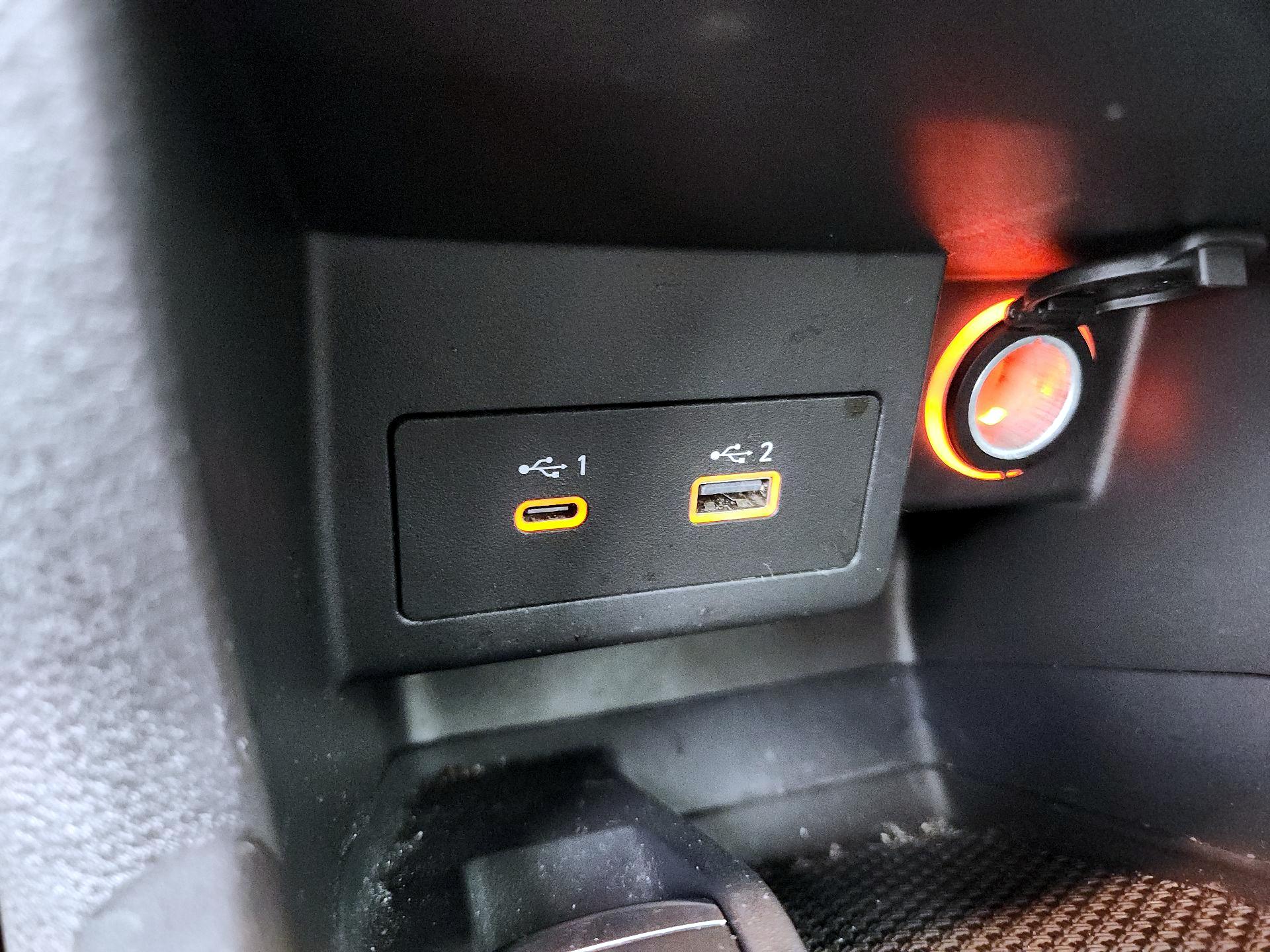 Thumbnail: 2021 Nissan Kicks - 18