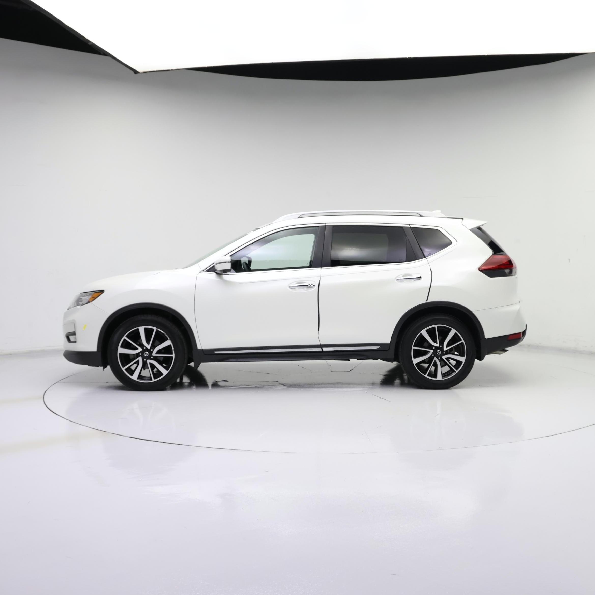 Thumbnail: 2020 Nissan Rogue - 3