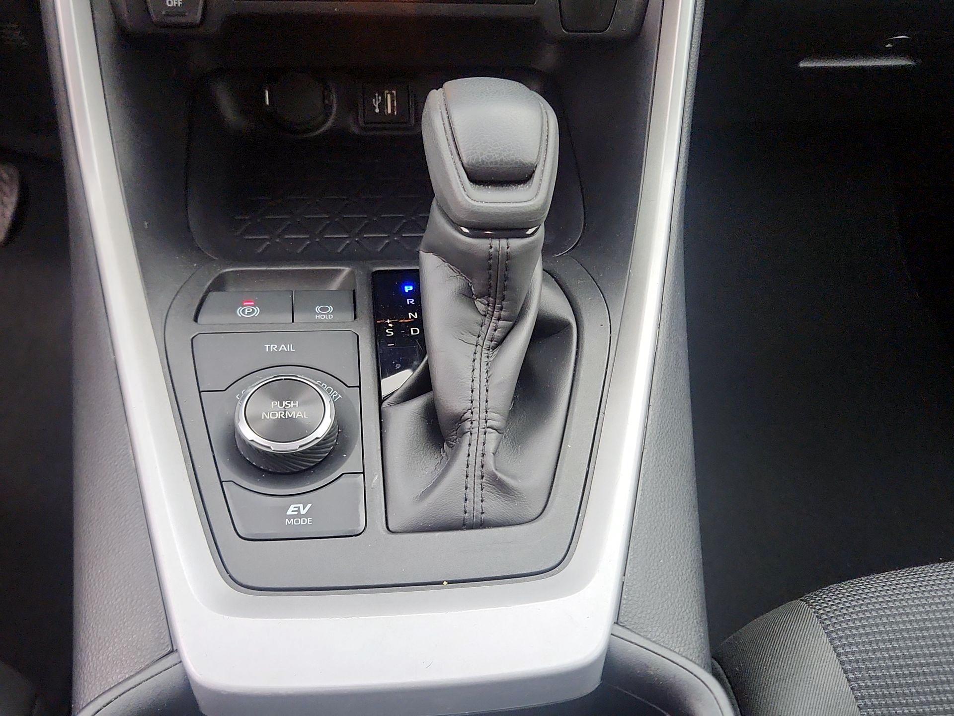 Thumbnail: 2025 Toyota RAV4 - 18