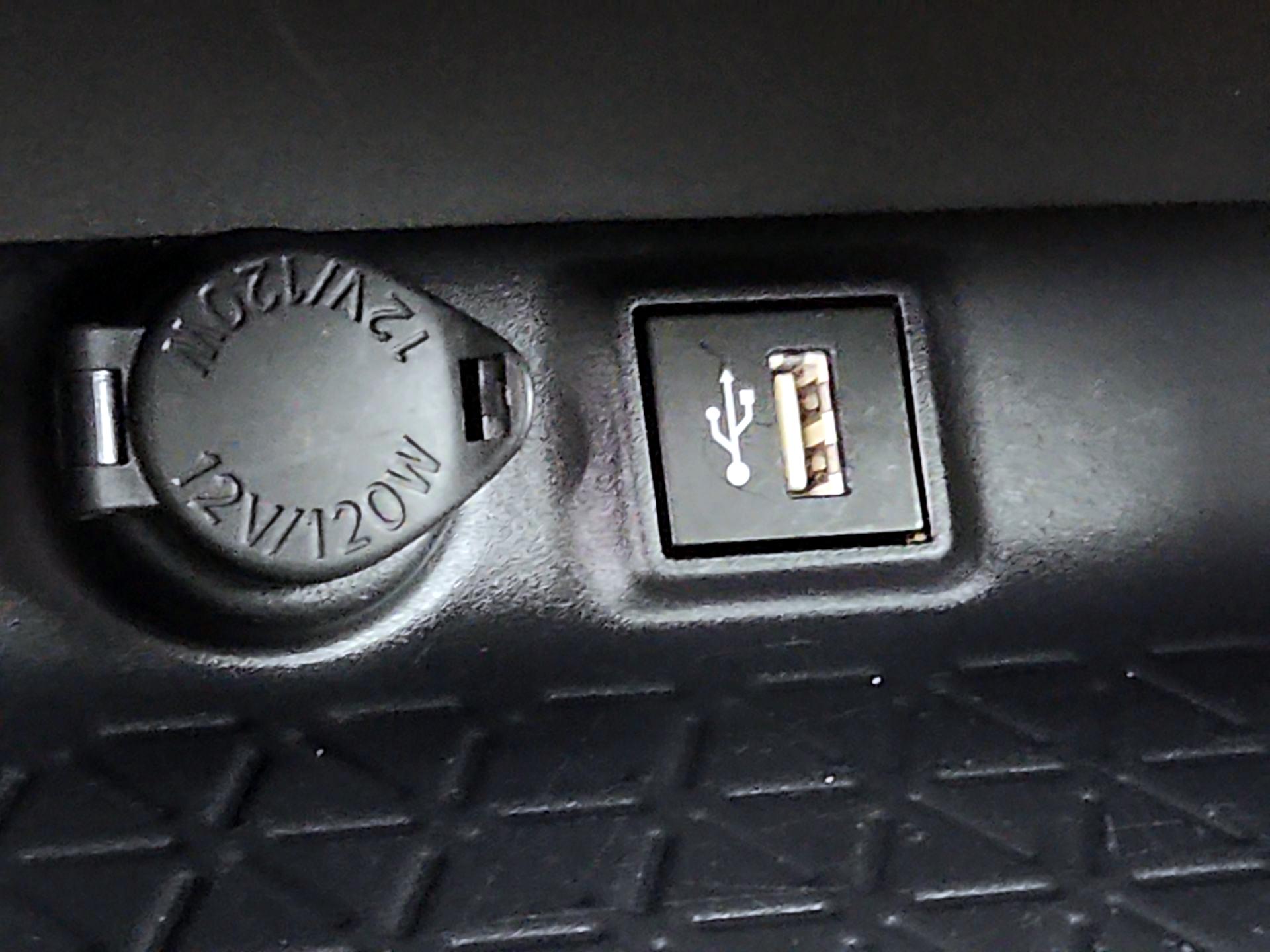 Thumbnail: 2025 Toyota RAV4 - 19